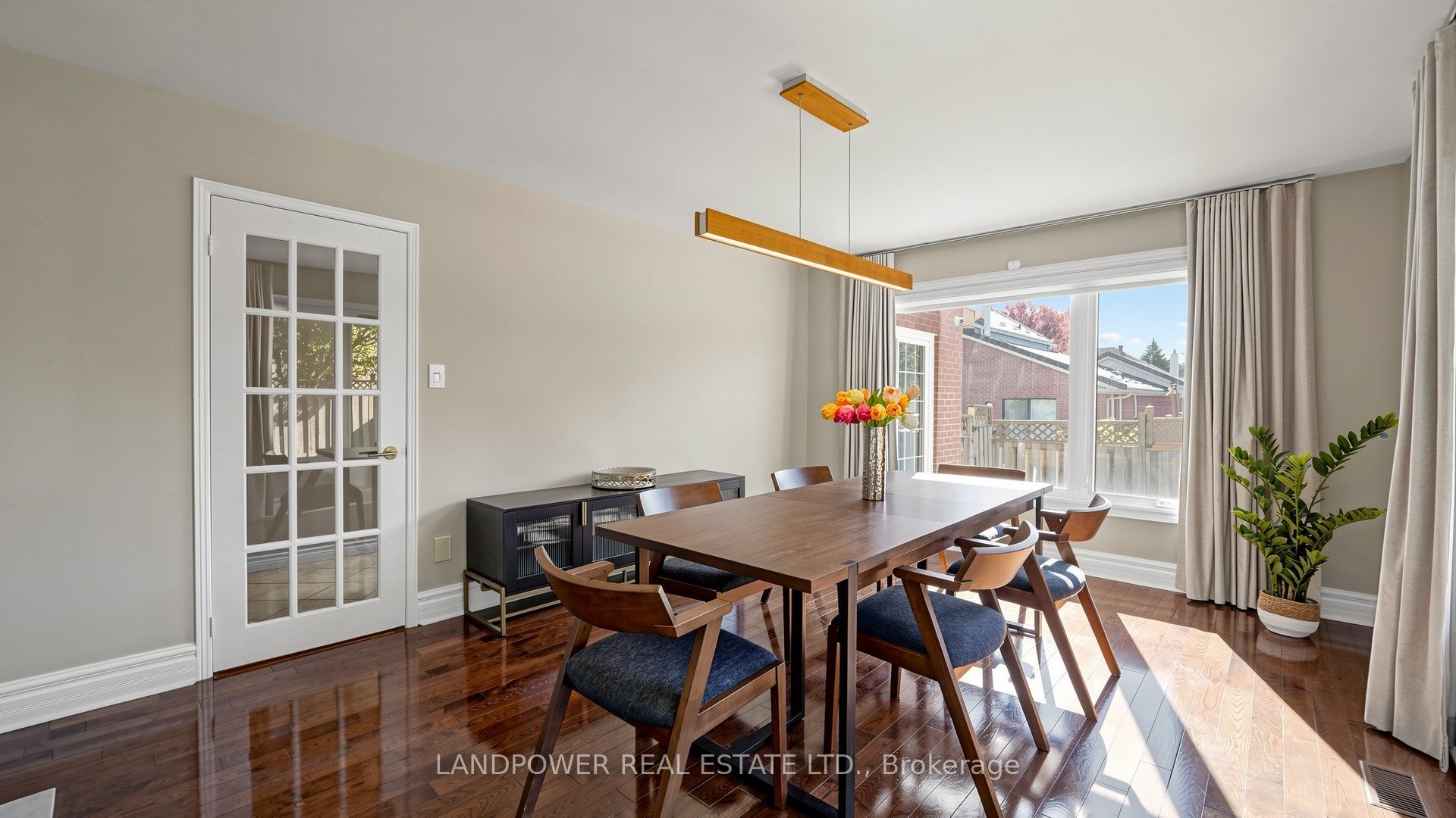 2 Ambleside Crescent Property Photo 10