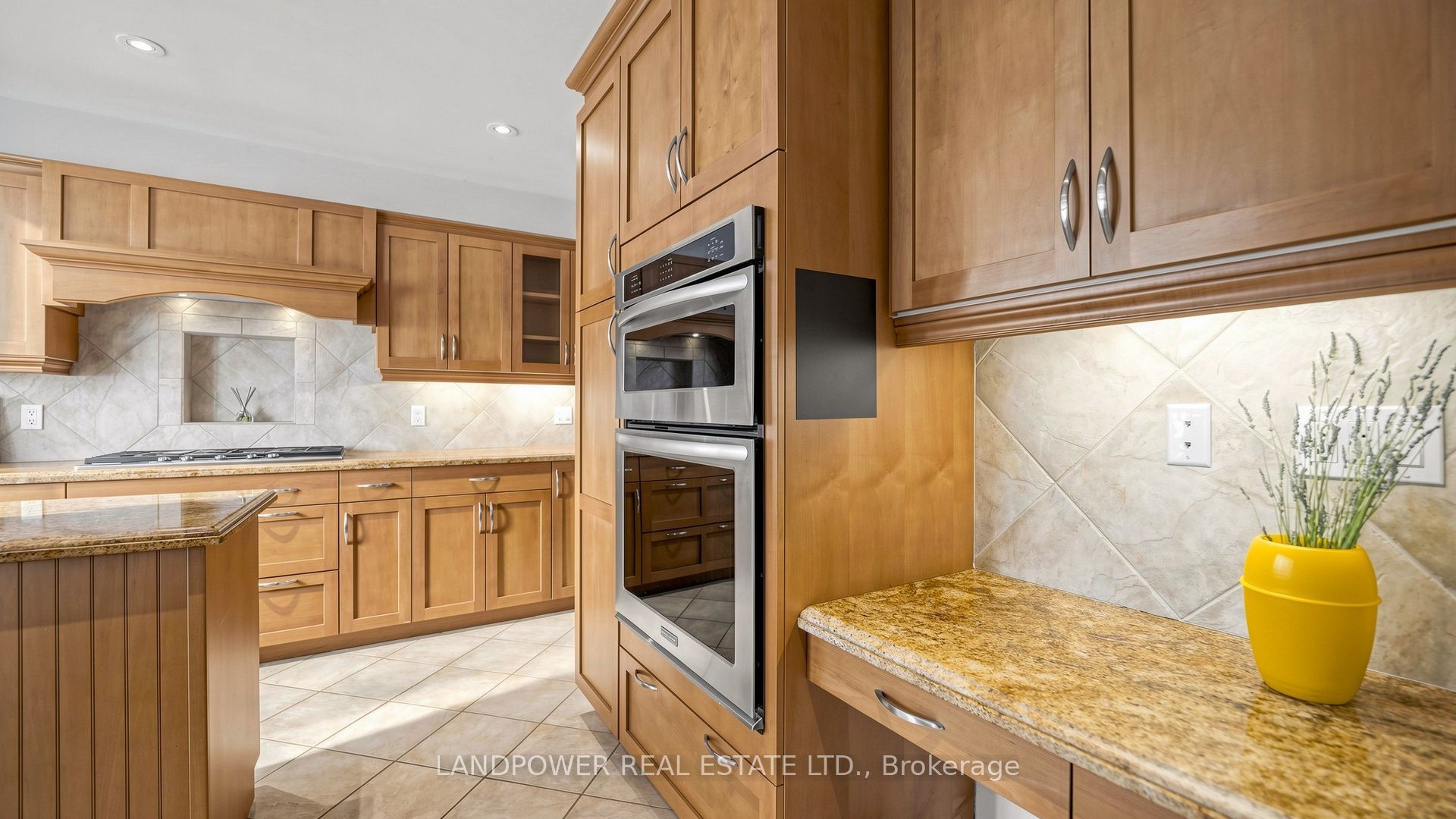 2 Ambleside Crescent Property Photo 15