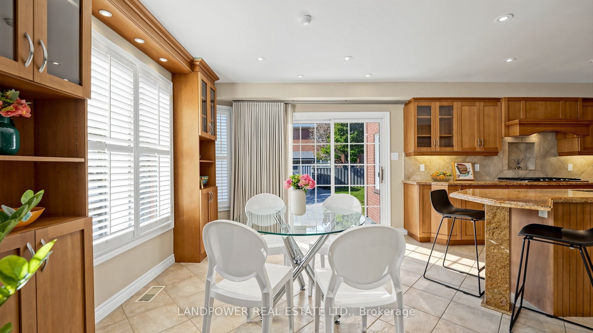 2 Ambleside Crescent Property Photo 17