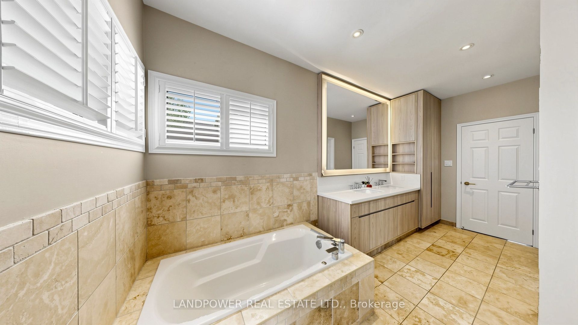 2 Ambleside Crescent Property Photo 25
