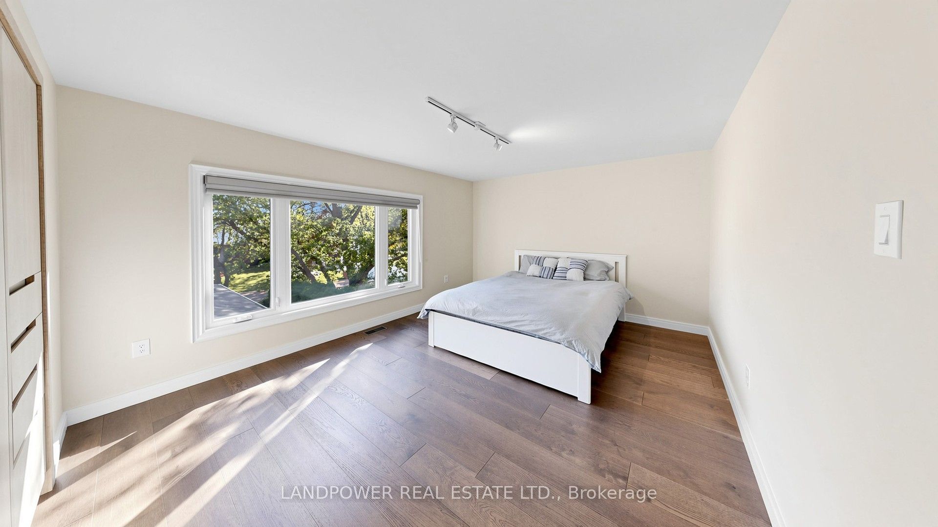 2 Ambleside Crescent Property Photo 37