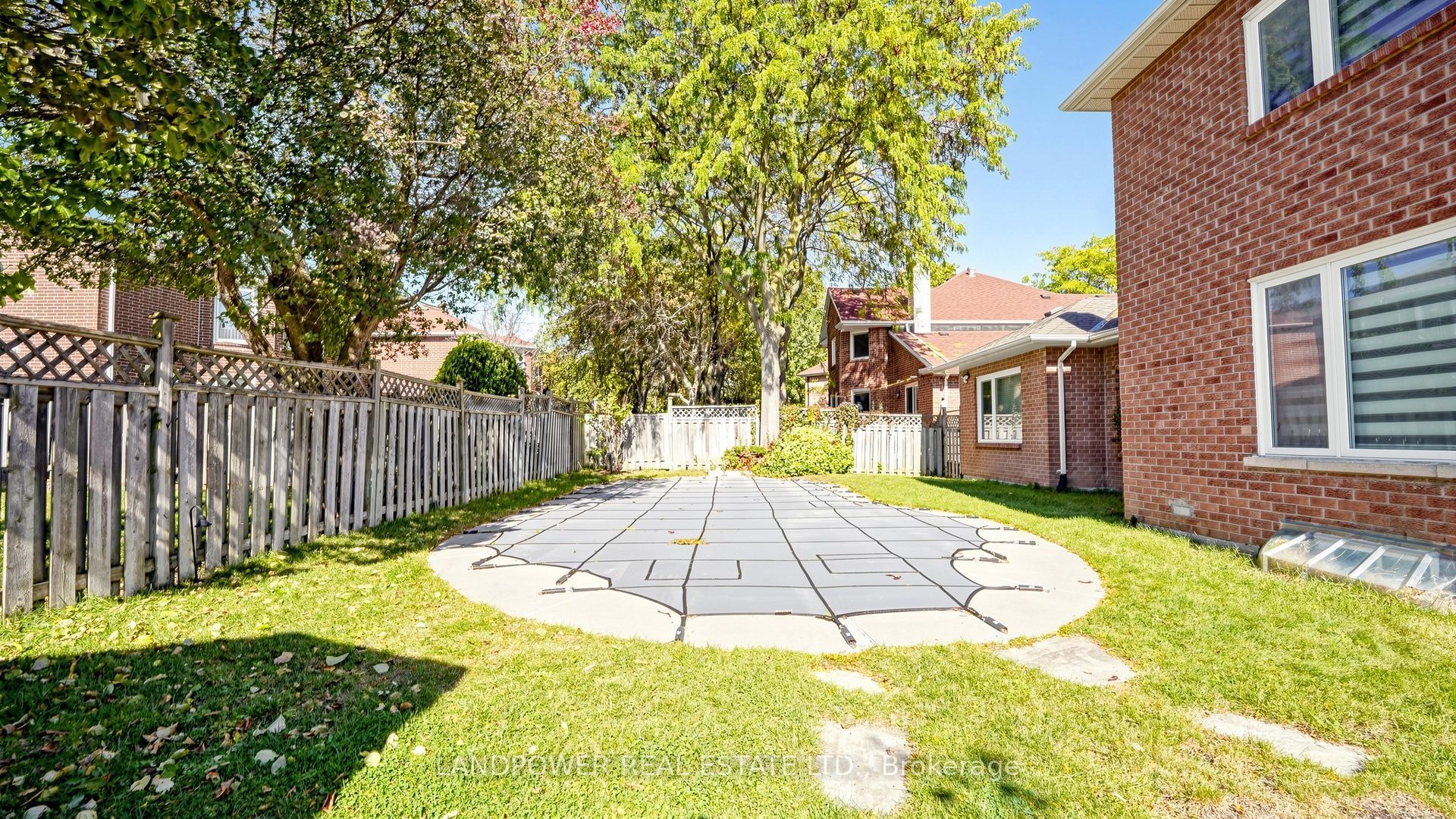 2 Ambleside Crescent Property Photo 46