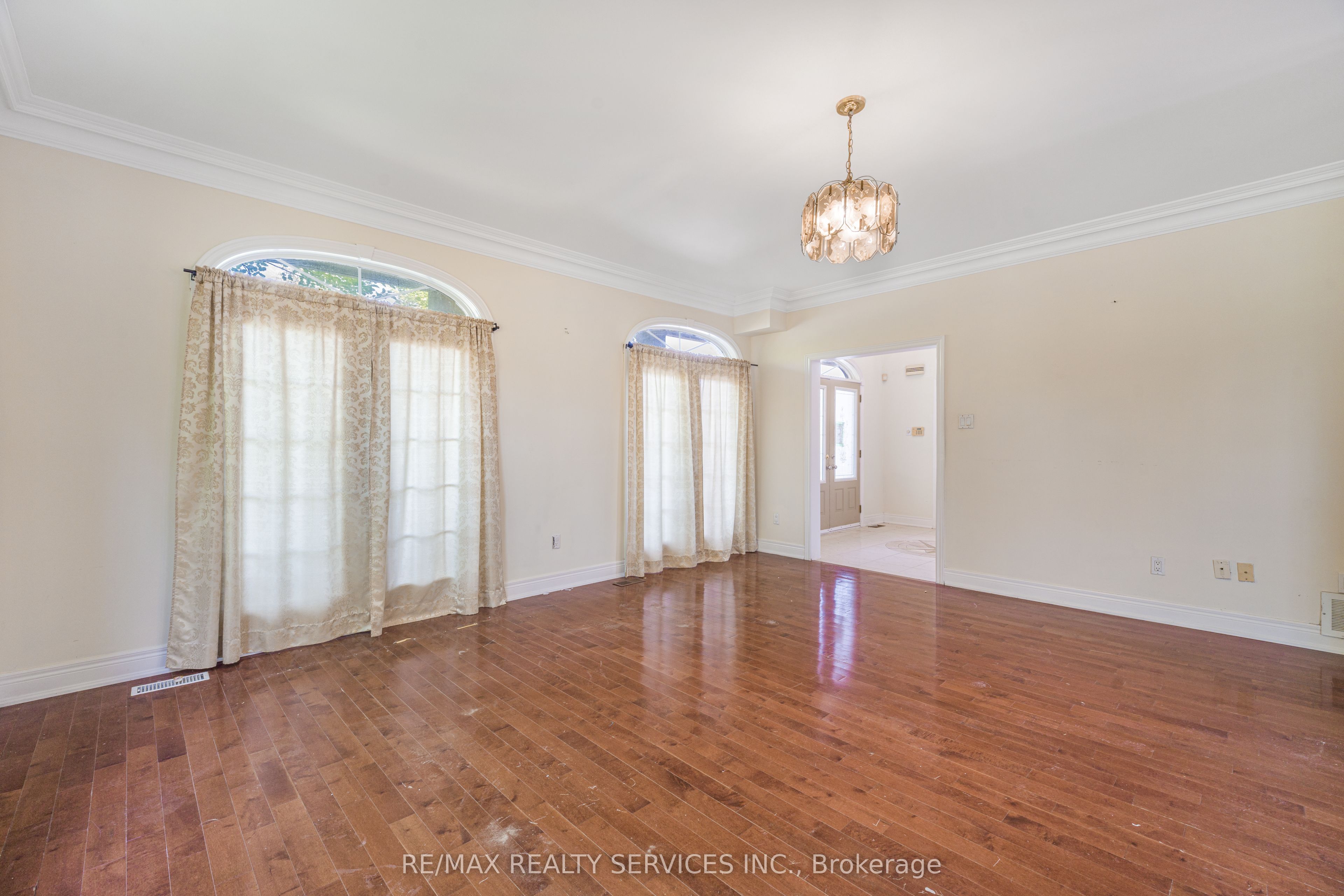 135 Spruce Avenue Property Photo 18