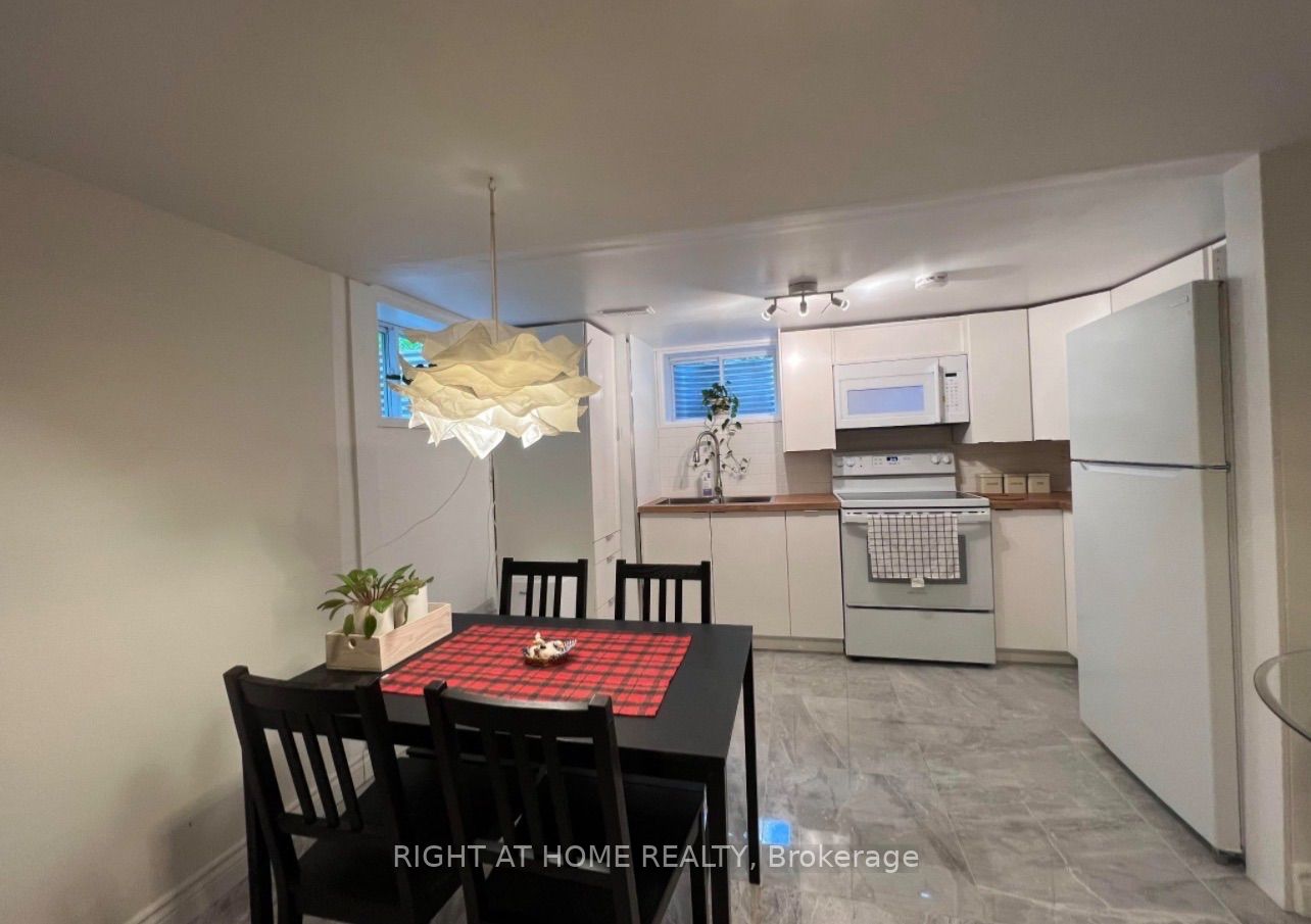 96 Simcoe Street Lower Unit Property Photo 12