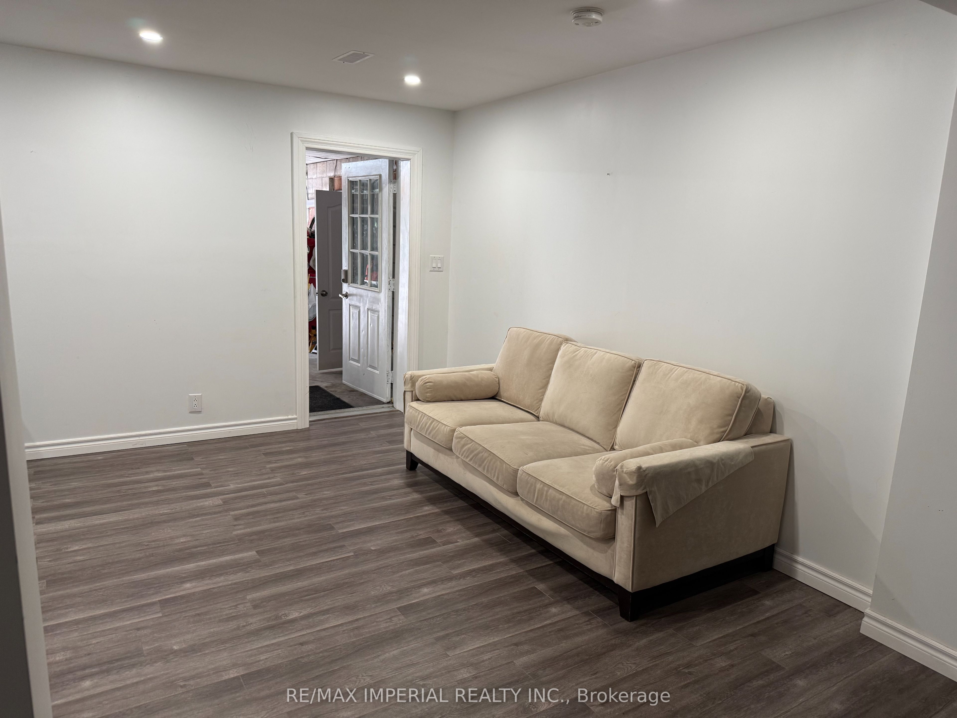 3325 Vandorf Side Road Bsmt Property Photo 6
