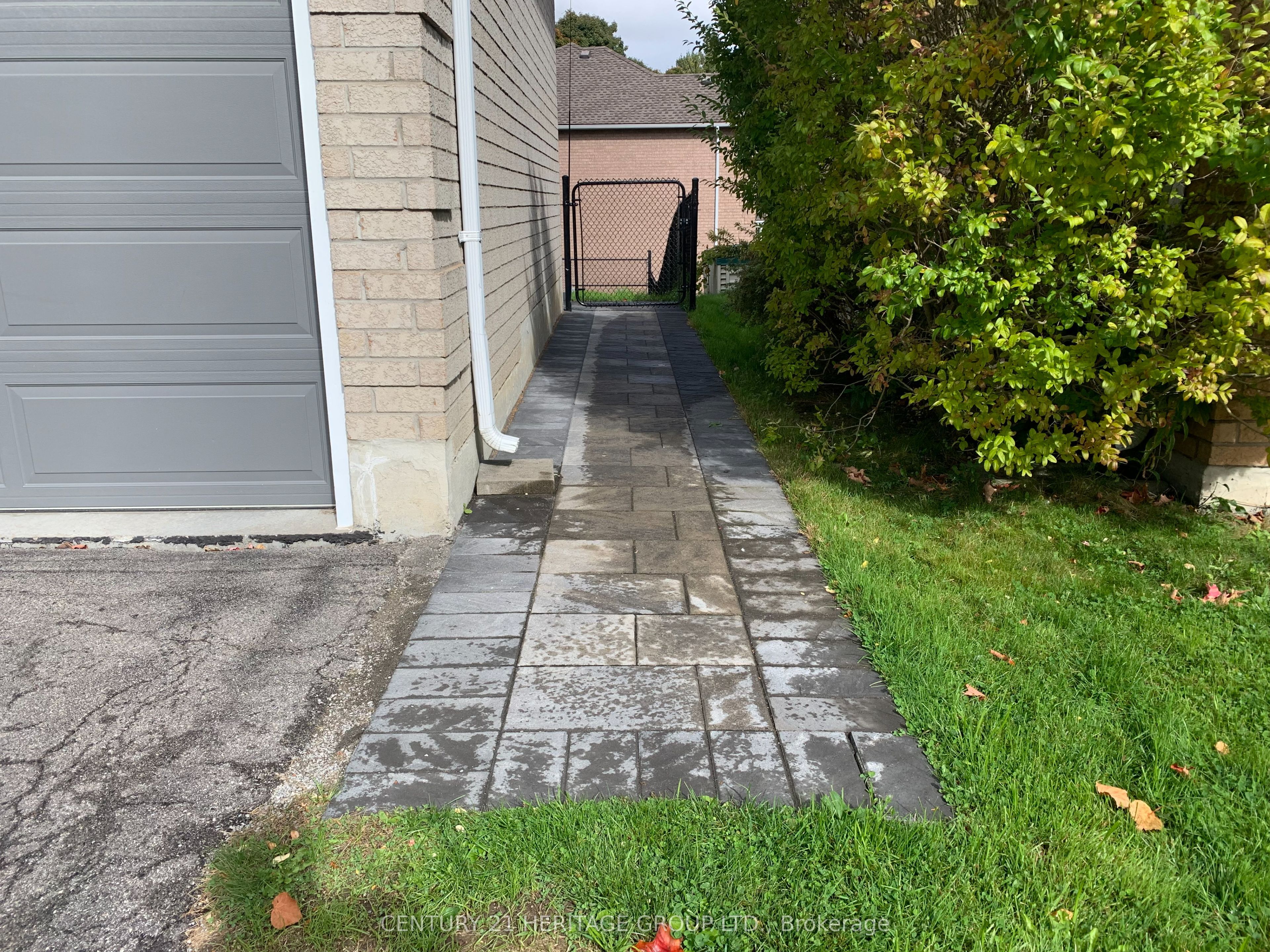 337 Carruthers Avenue Walk-Out Basement Property Photo 1