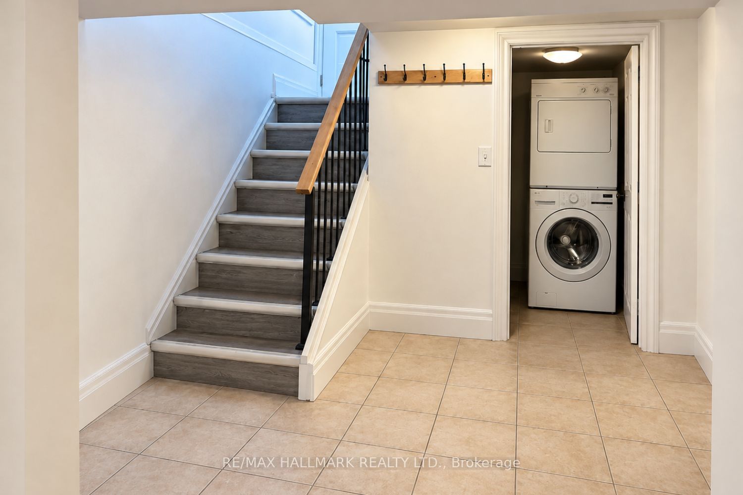 102 Murray Drive Bsmt Property Photo 2