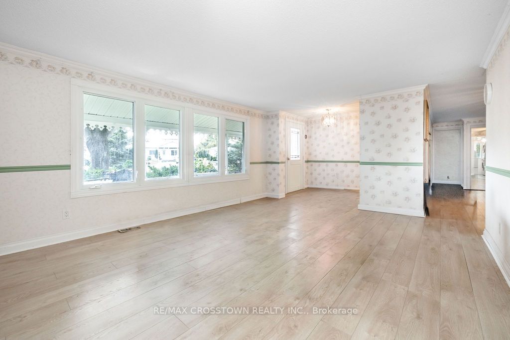 2 Tamarack Court Property Photo 7