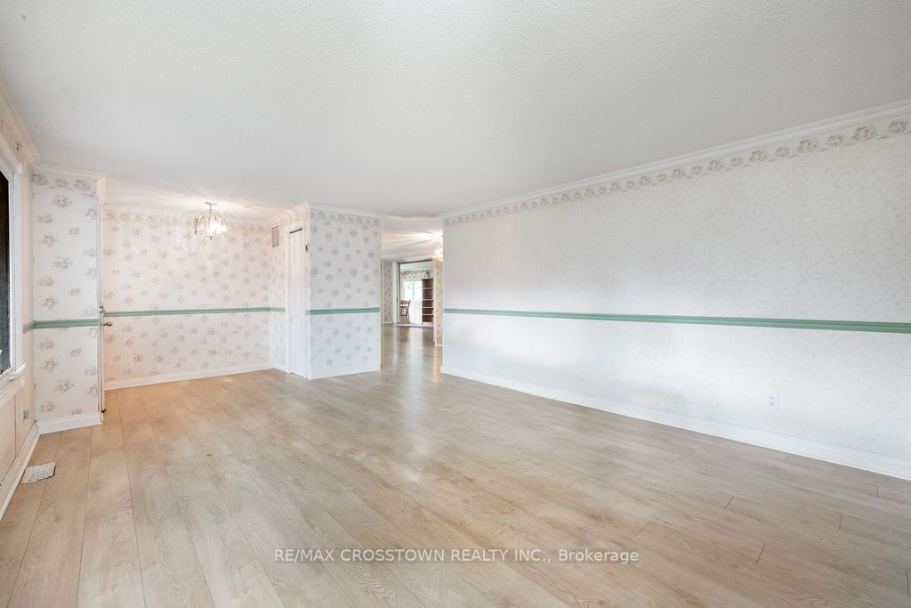 2 Tamarack Court Property Photo 8