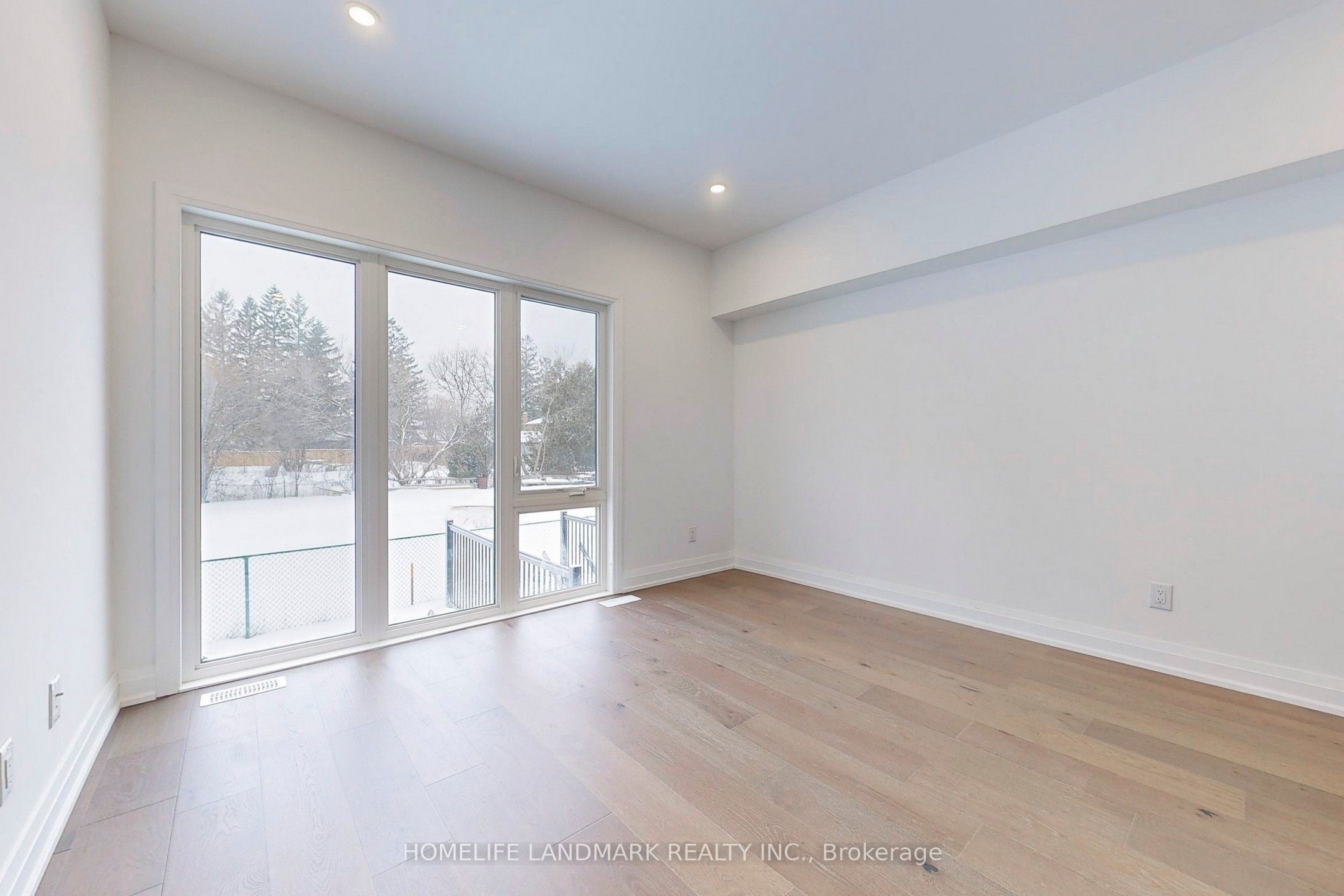 22 Persica Street Lower Property Photo 1