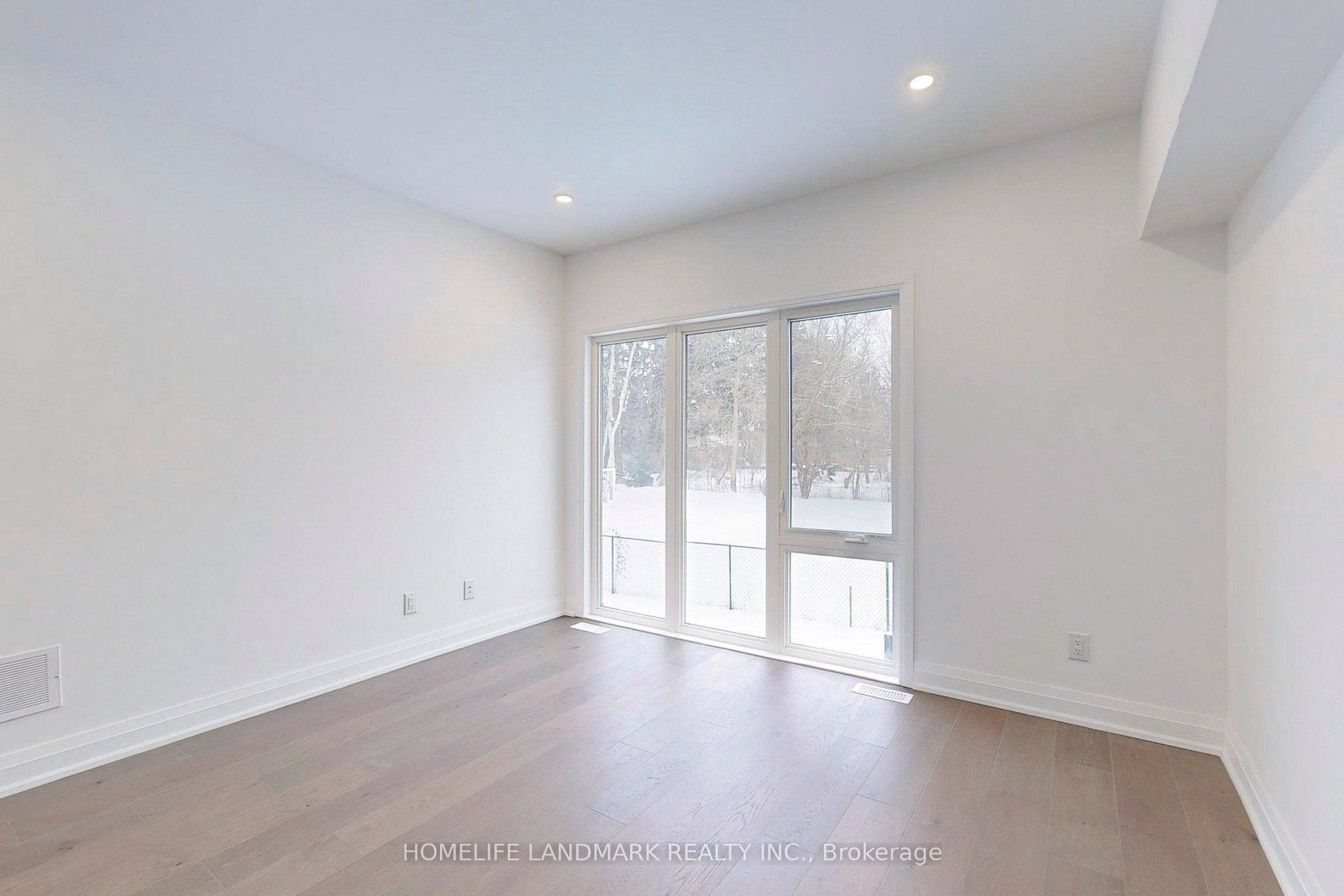 22 Persica Street Lower Property Photo 2