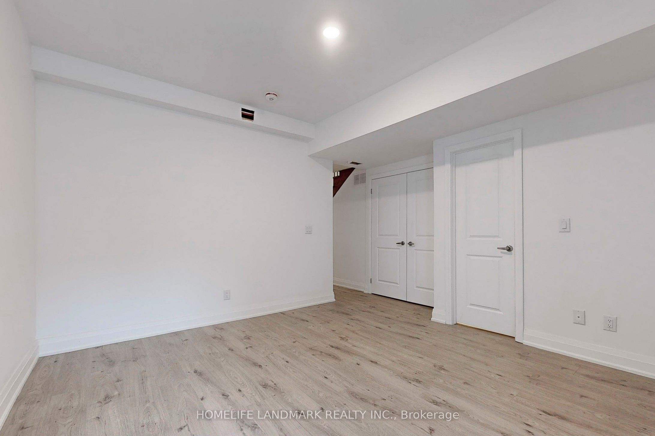 22 Persica Street Lower Property Photo 8