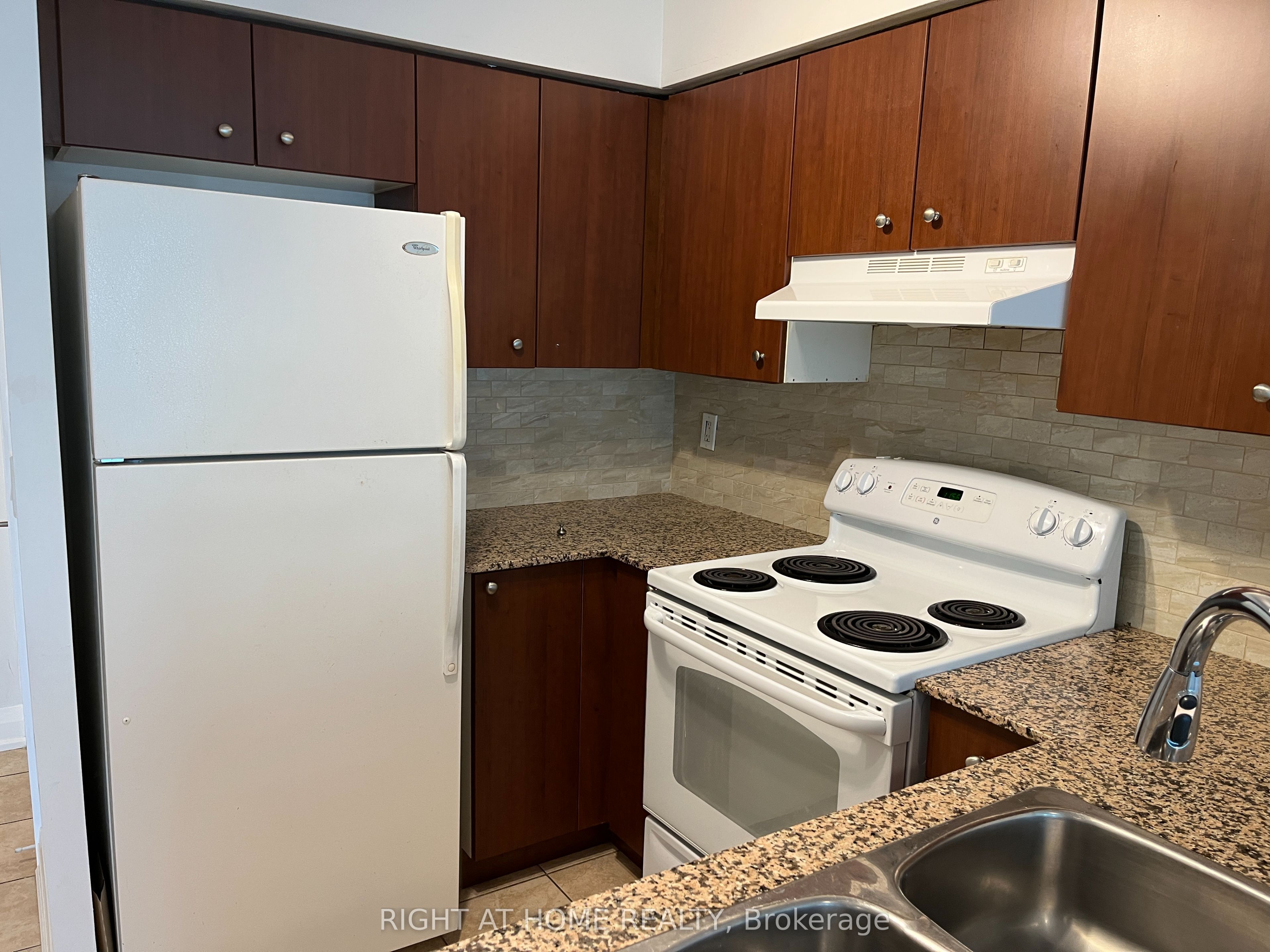 75 South Town Centre Boulevard 509 Property Photo 5
