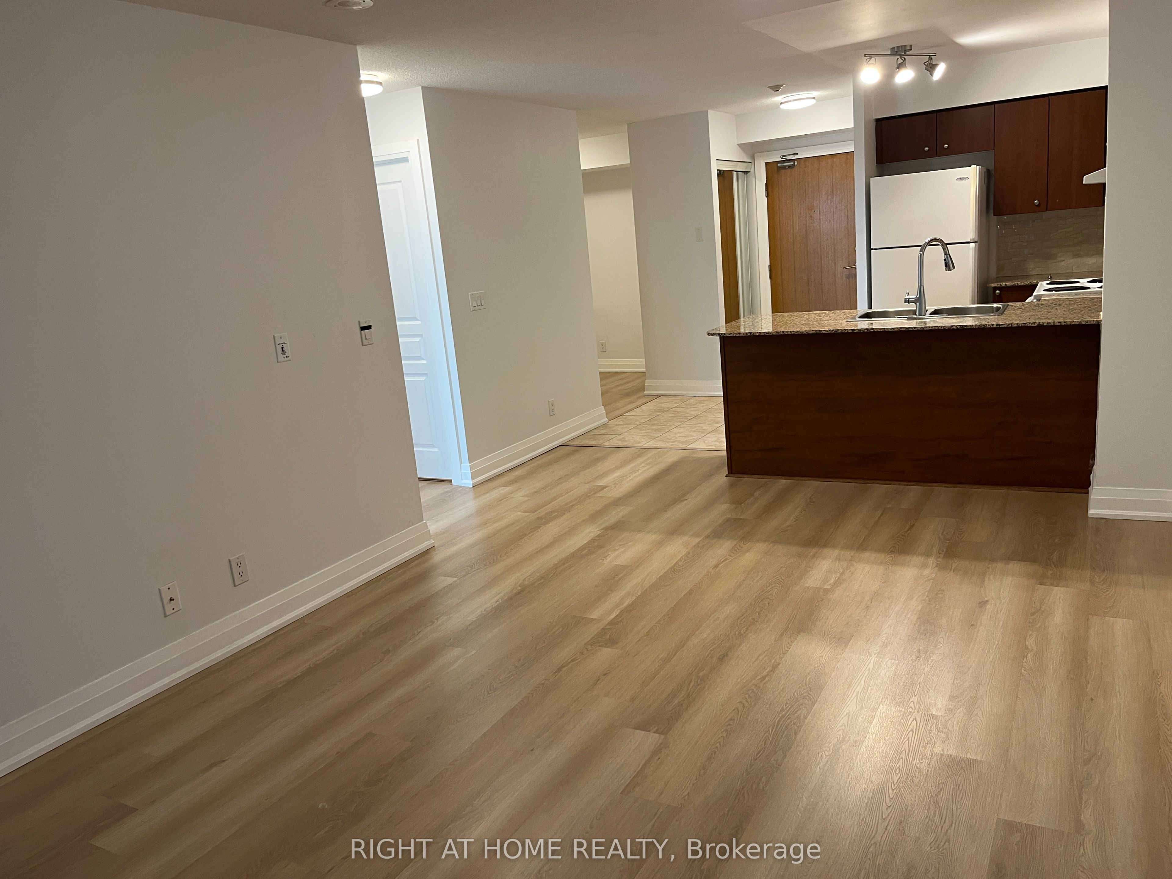 75 South Town Centre Boulevard 509 Property Photo 7