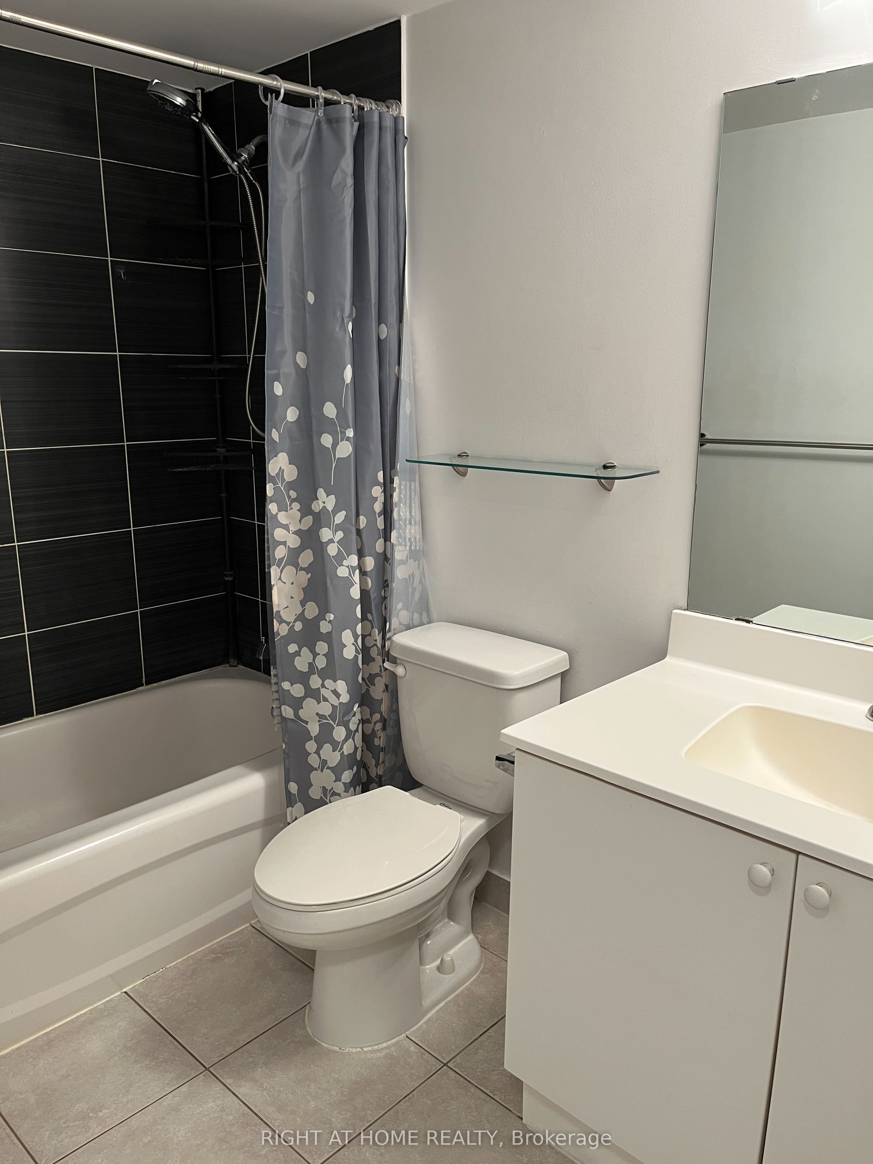 75 South Town Centre Boulevard 509 Property Photo 15