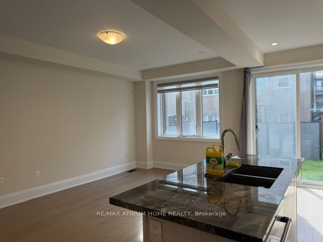 88 Tempel Street Property Photo 5