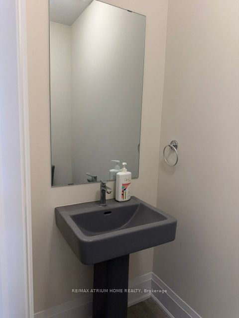 88 Tempel Street Property Photo 7