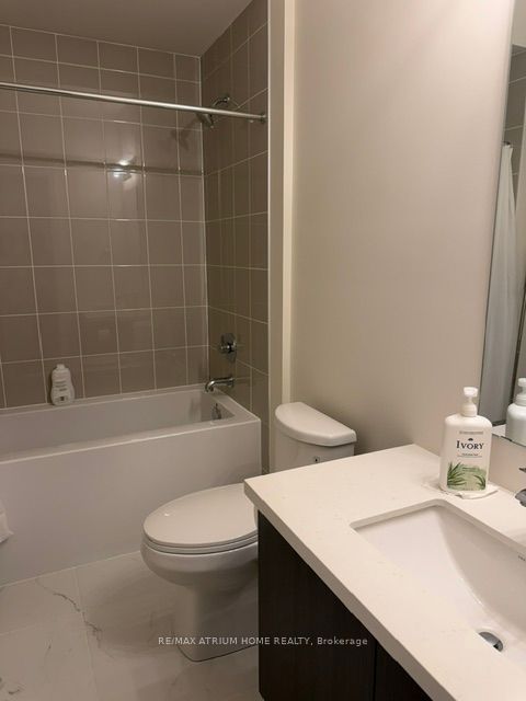 88 Tempel Street Property Photo 17