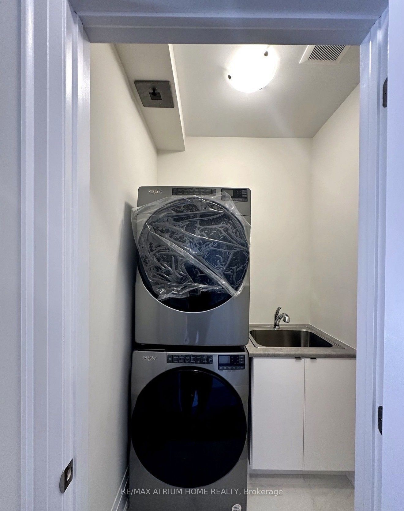 88 Tempel Street Property Photo 21