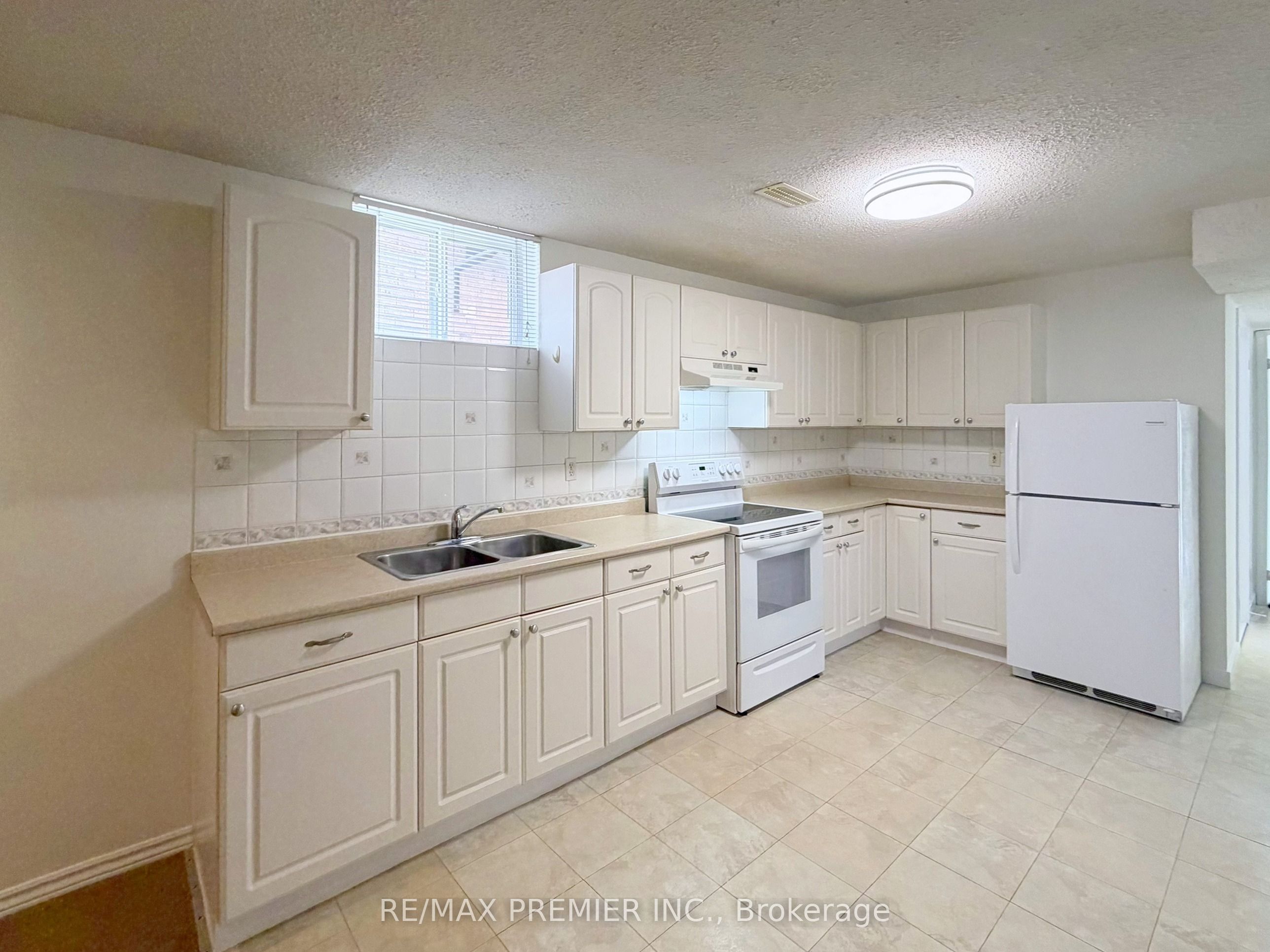 10 Aishford Road Property Photo 3