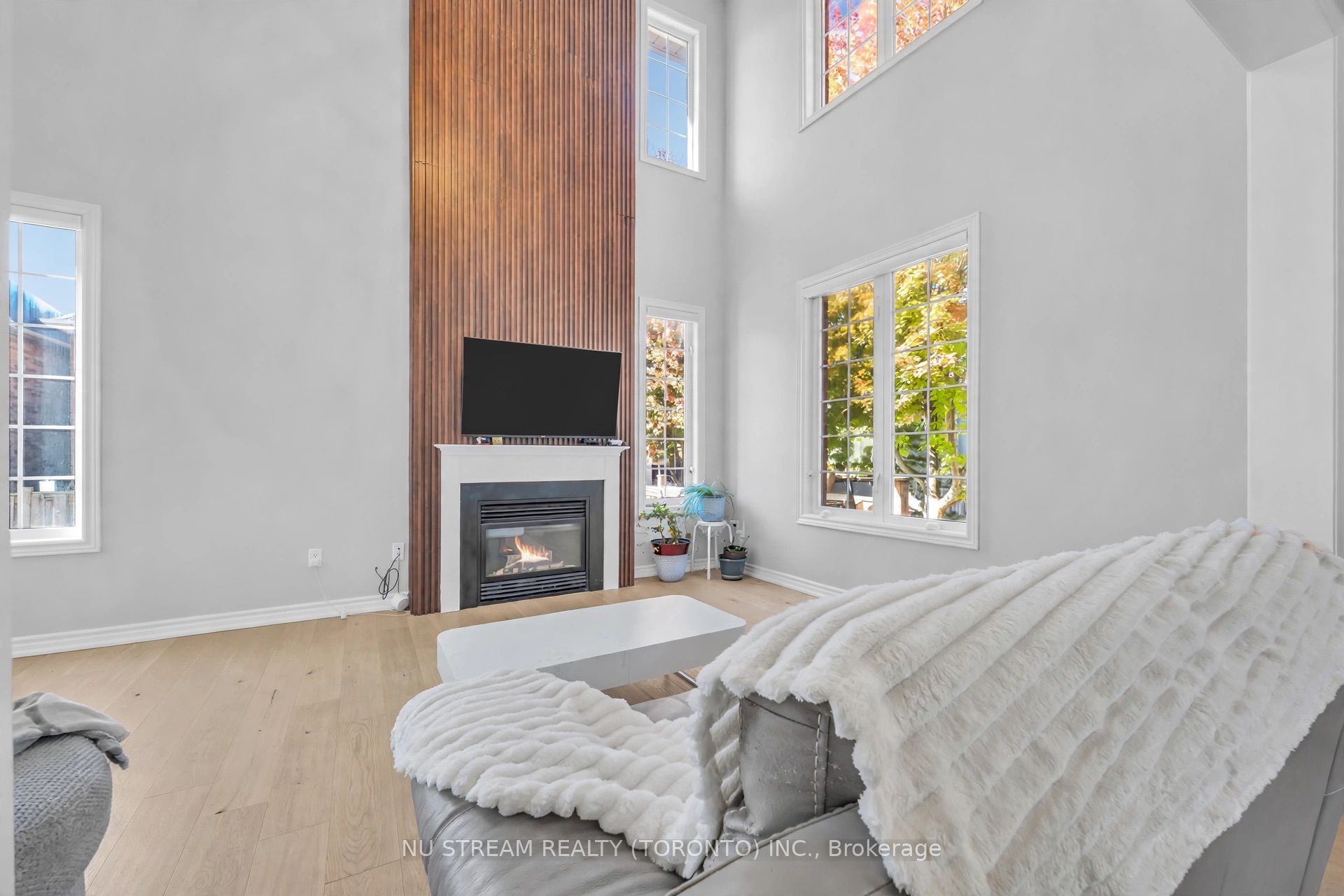 30 Pinecrest Street Property Photo 9