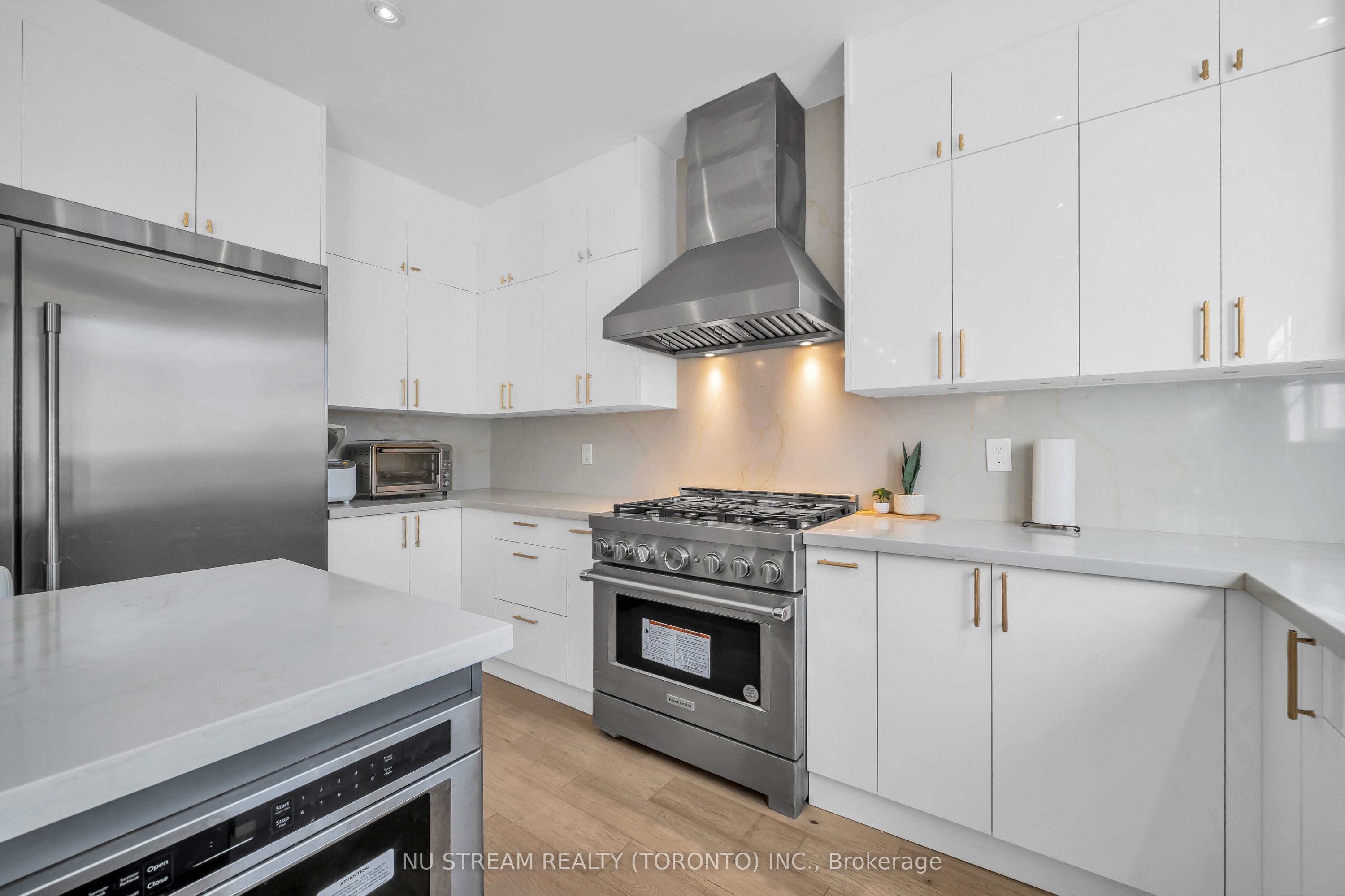 30 Pinecrest Street Property Photo 17