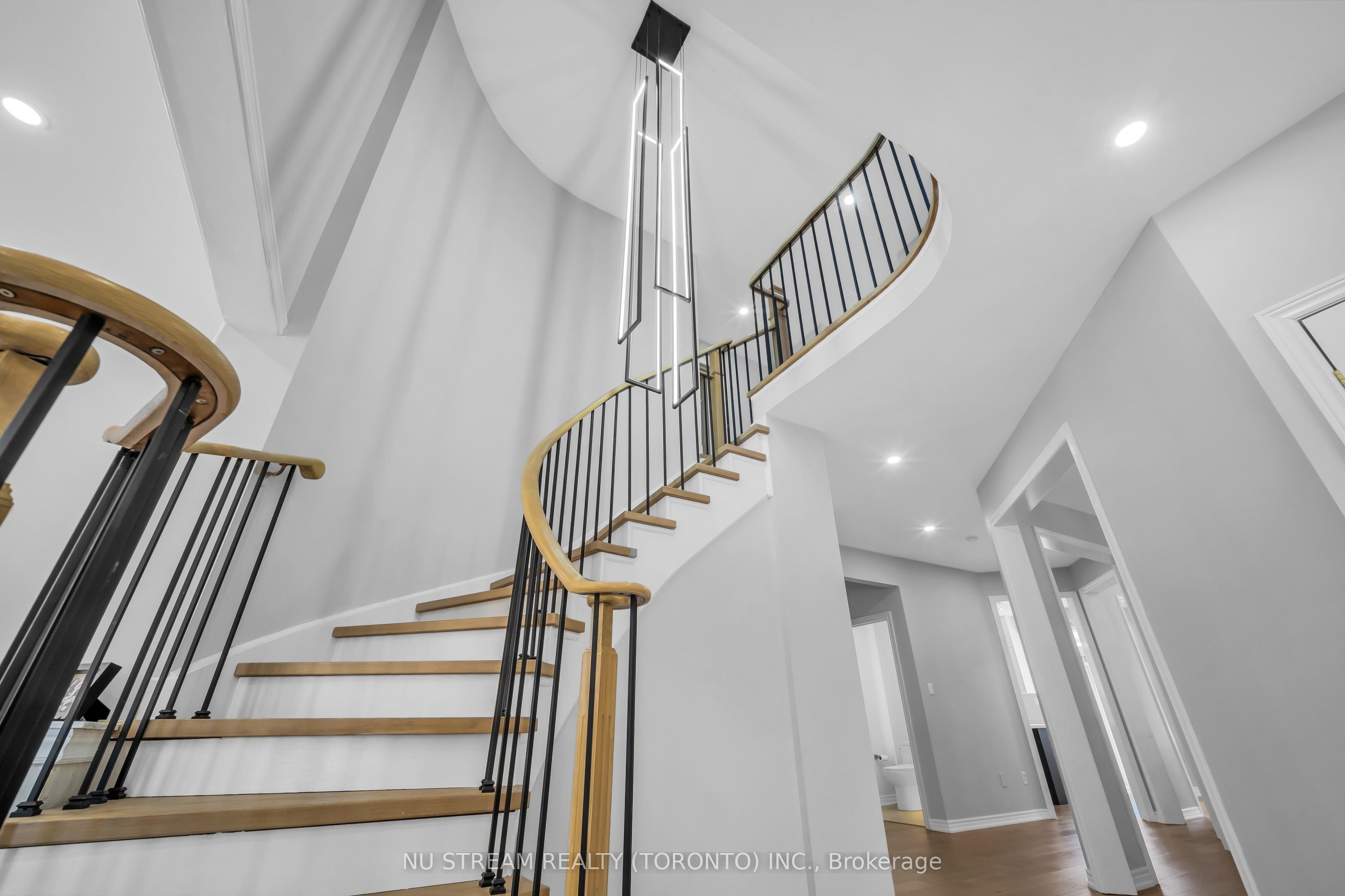 30 Pinecrest Street Property Photo 21