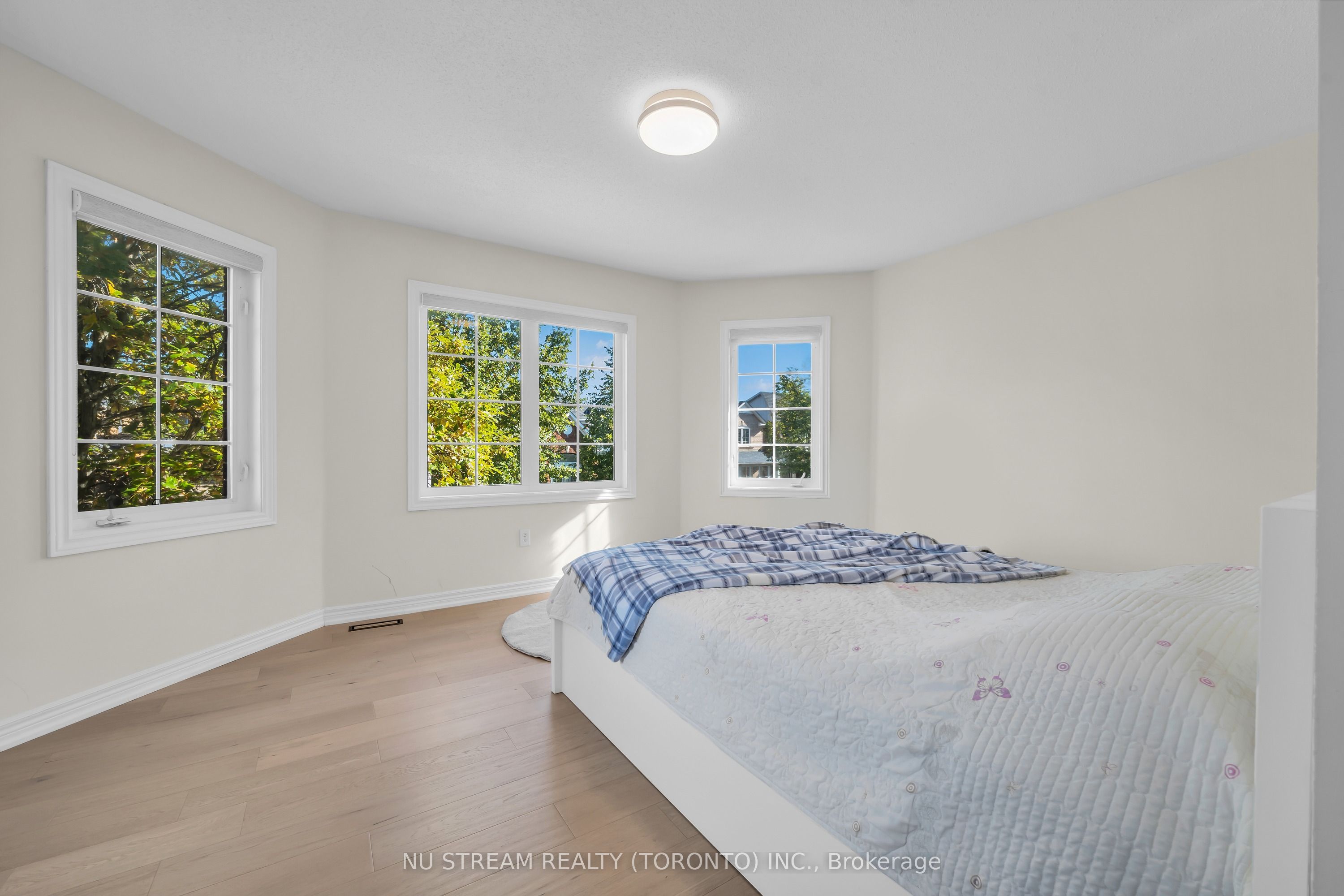 30 Pinecrest Street Property Photo 29