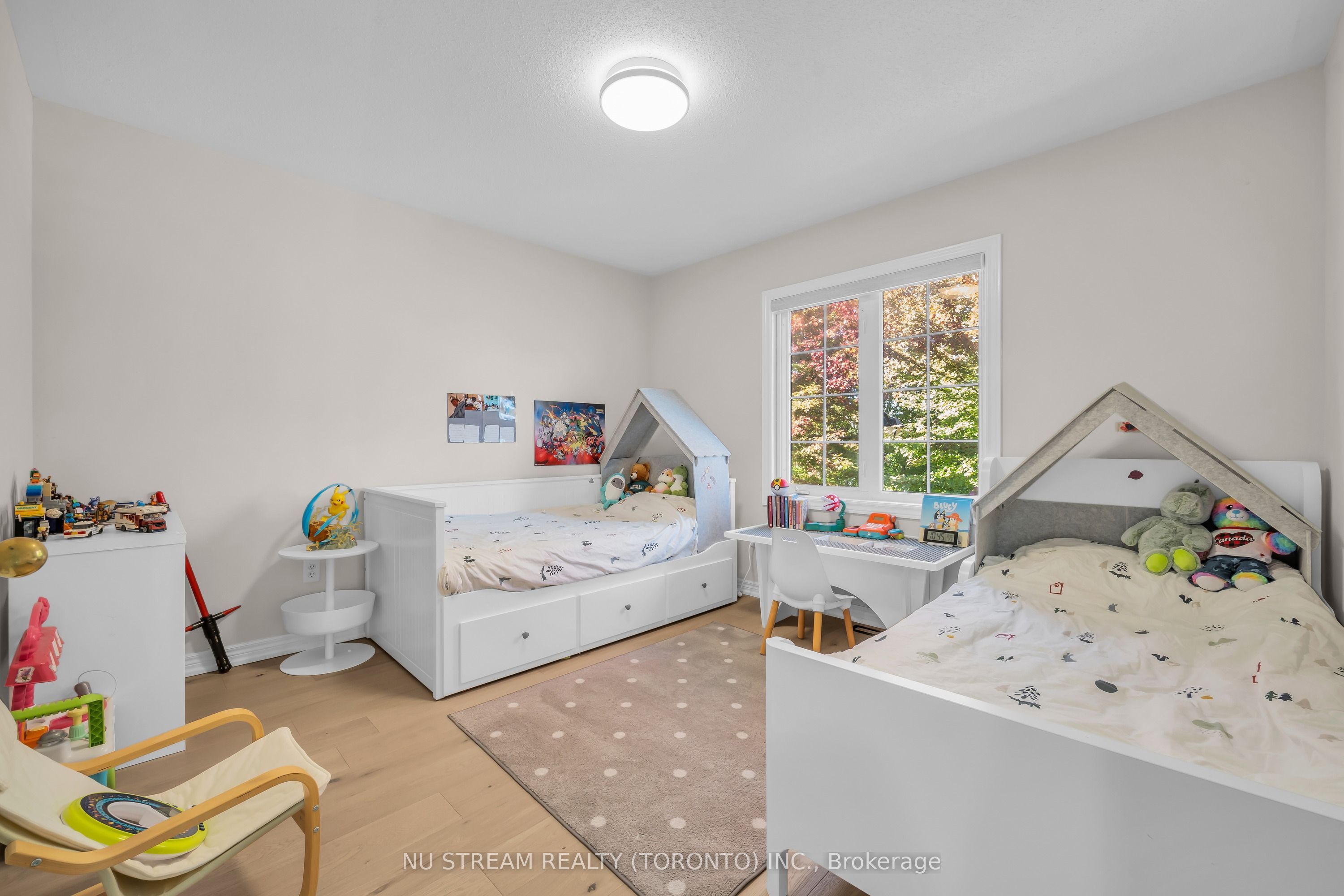 30 Pinecrest Street Property Photo 34