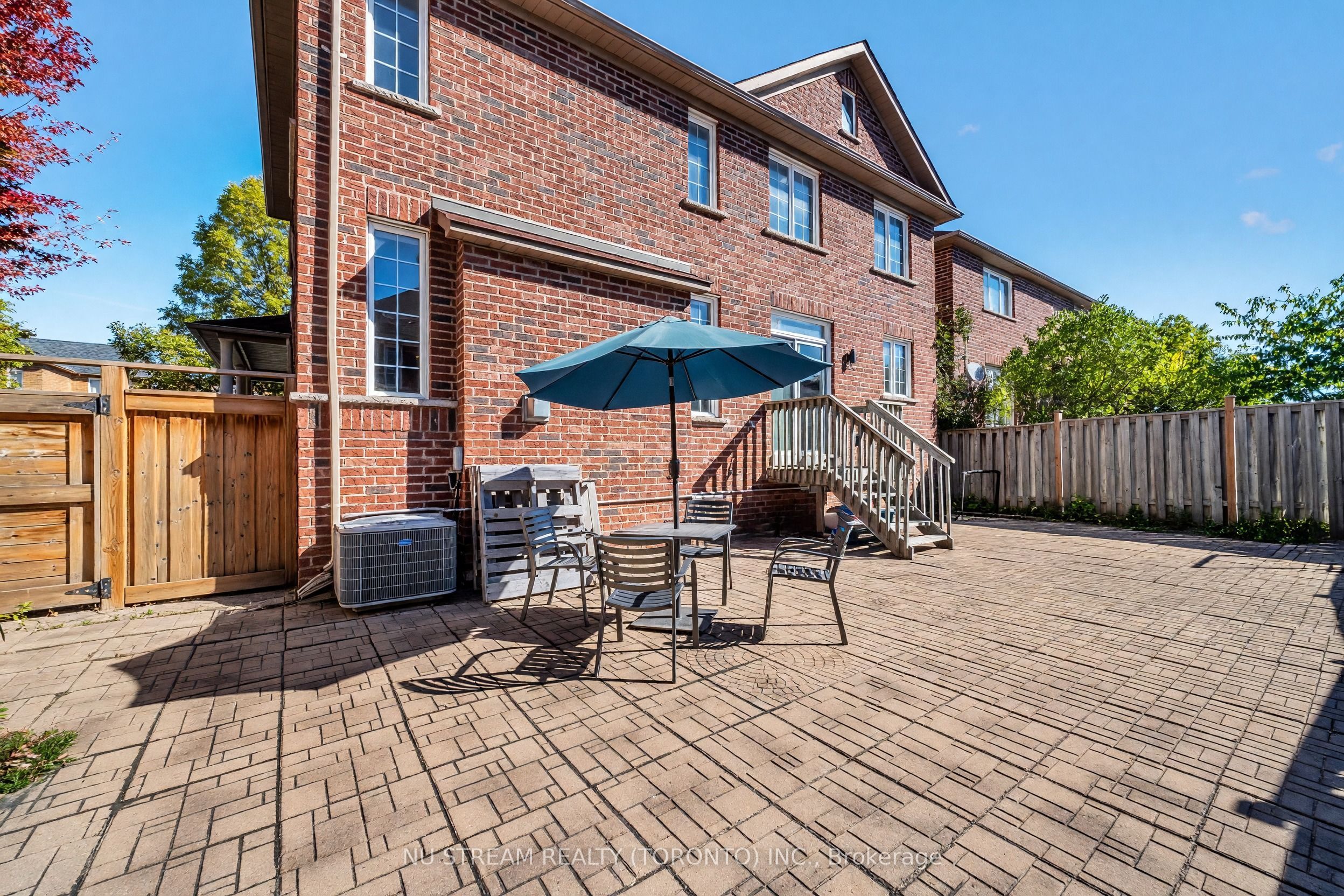 30 Pinecrest Street Property Photo 45