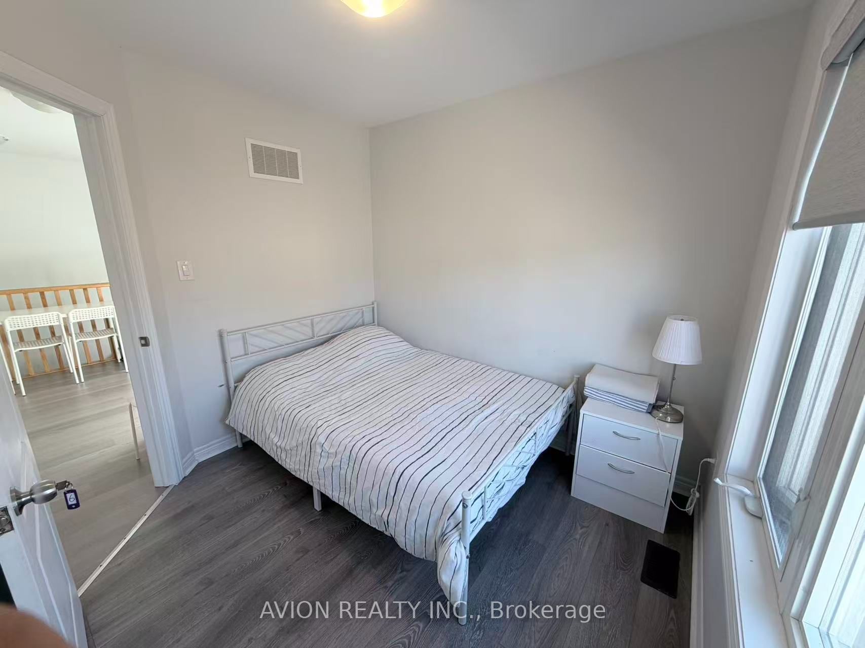 542 Whites Hill Avenue Coach House Property Photo 6