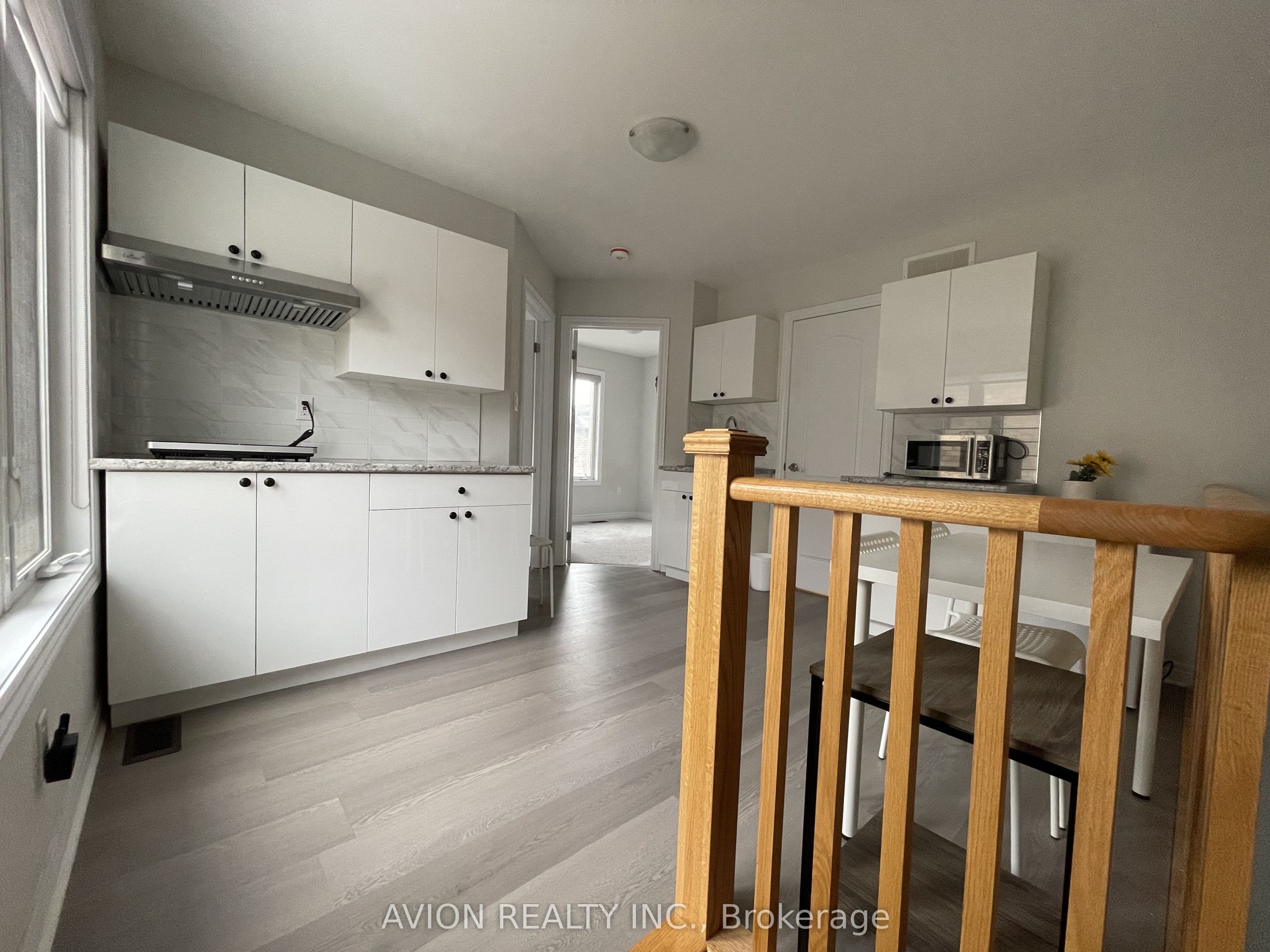 542 Whites Hill Avenue Coach House Property Photo 11