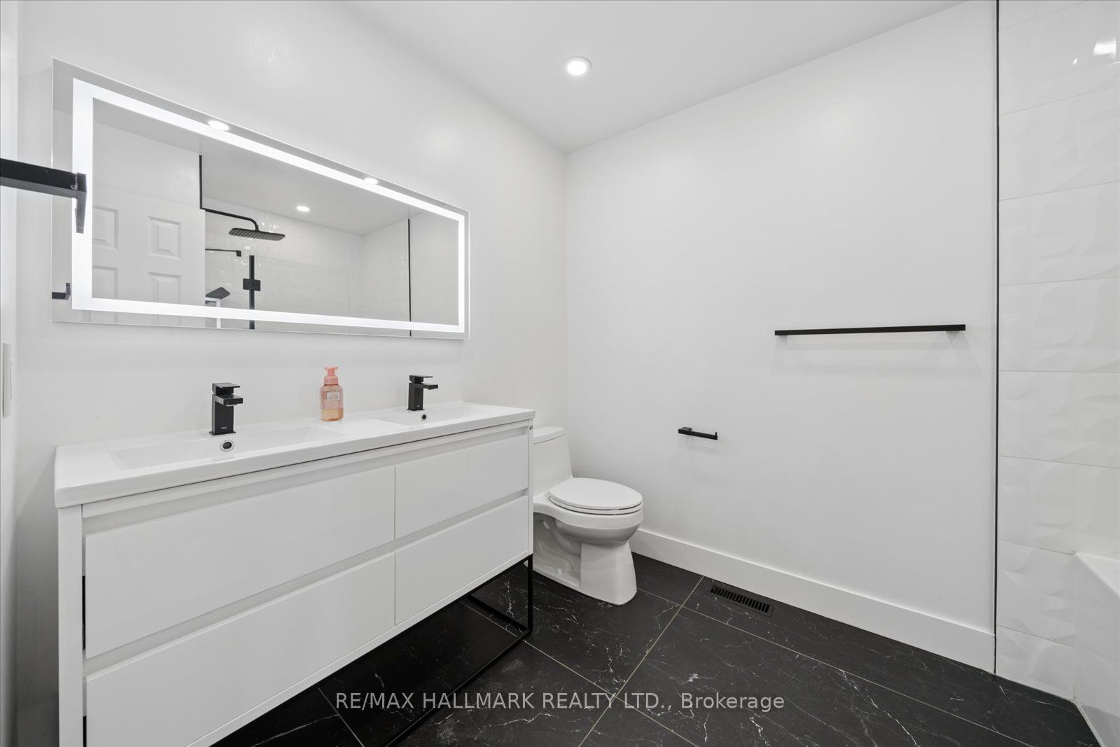 67 Chilmar Crescent Property Photo 38