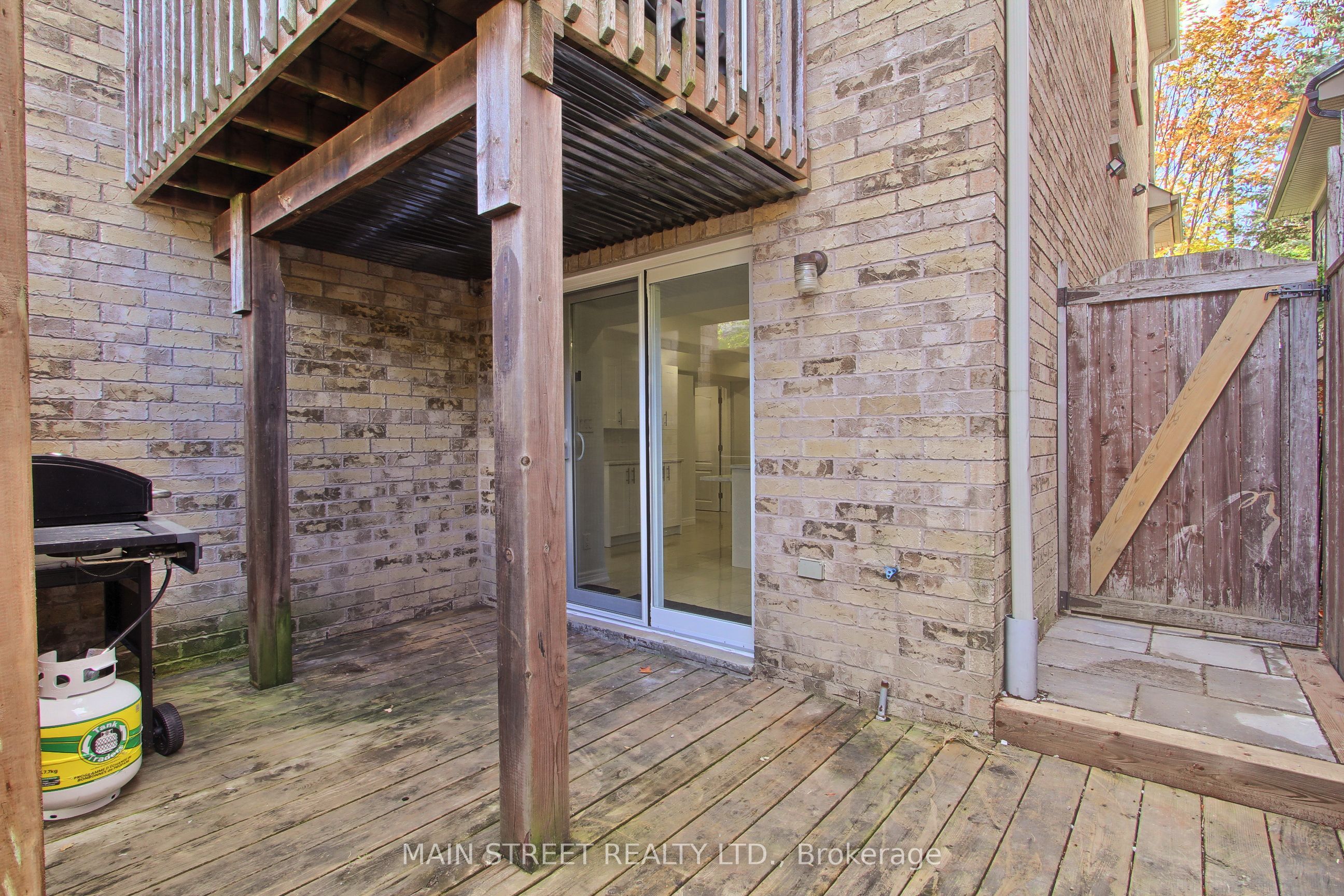 83 Laurendale Avenue Property Photo 4