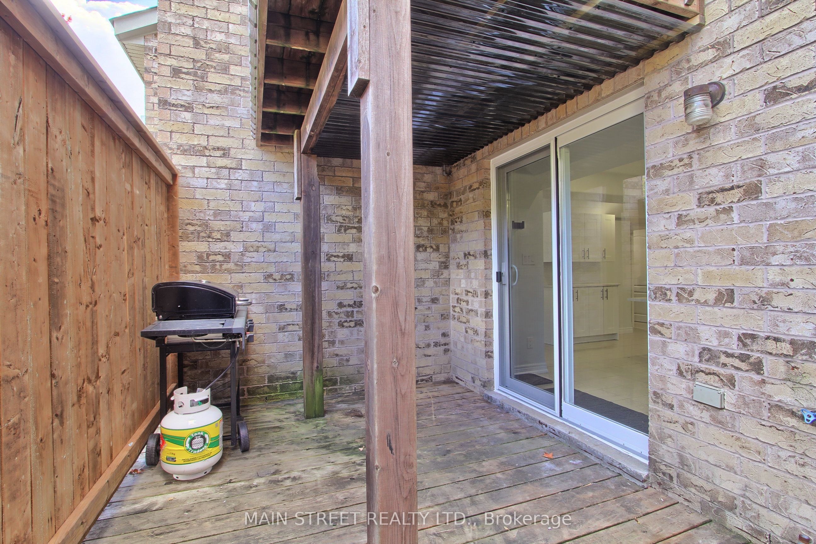 83 Laurendale Avenue Property Photo 5