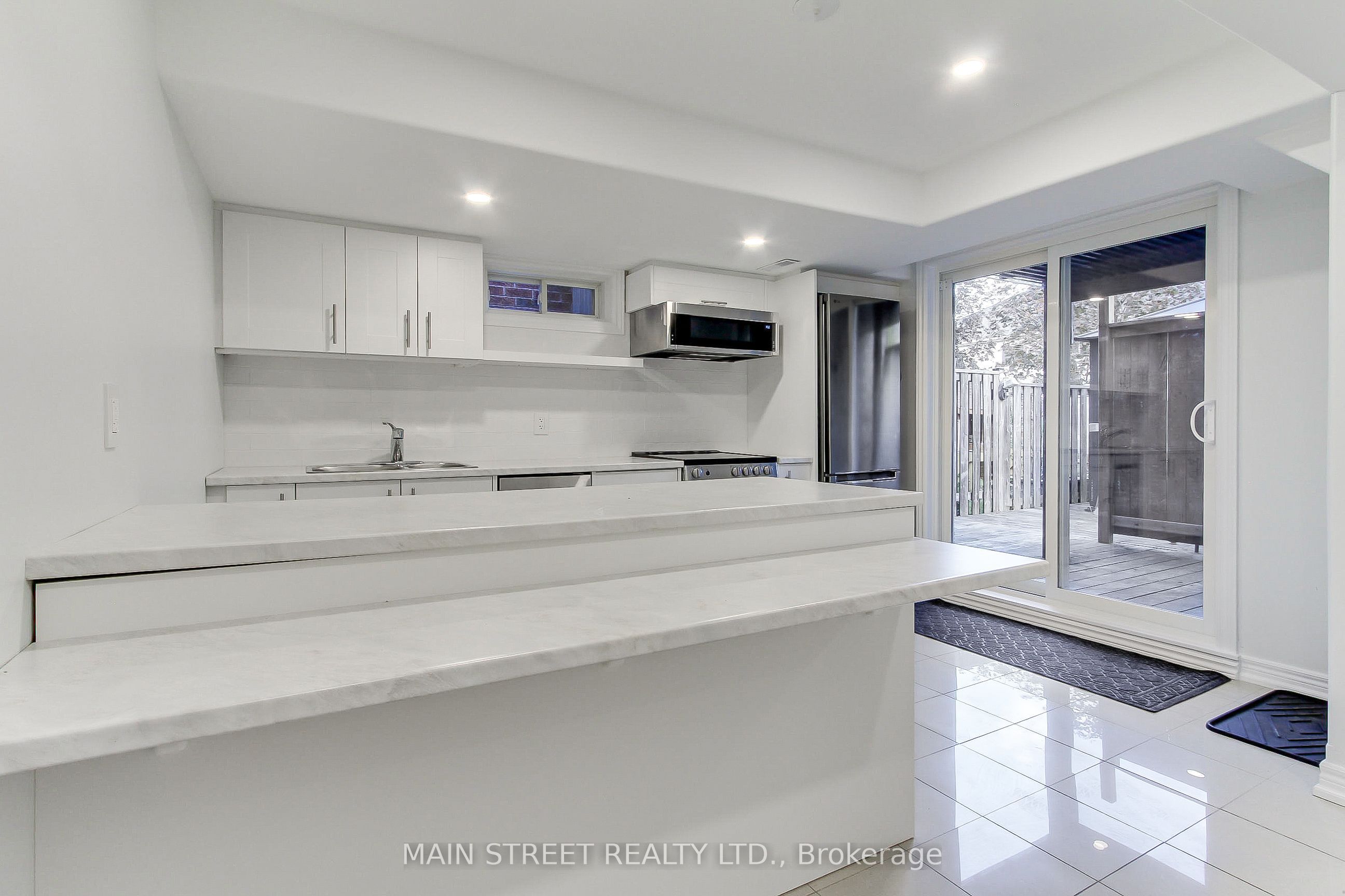 83 Laurendale Avenue Property Photo 6