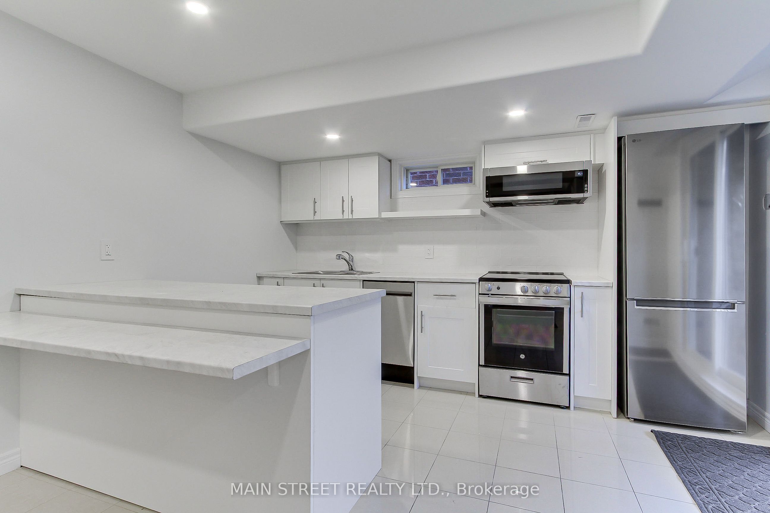 83 Laurendale Avenue Property Photo 7