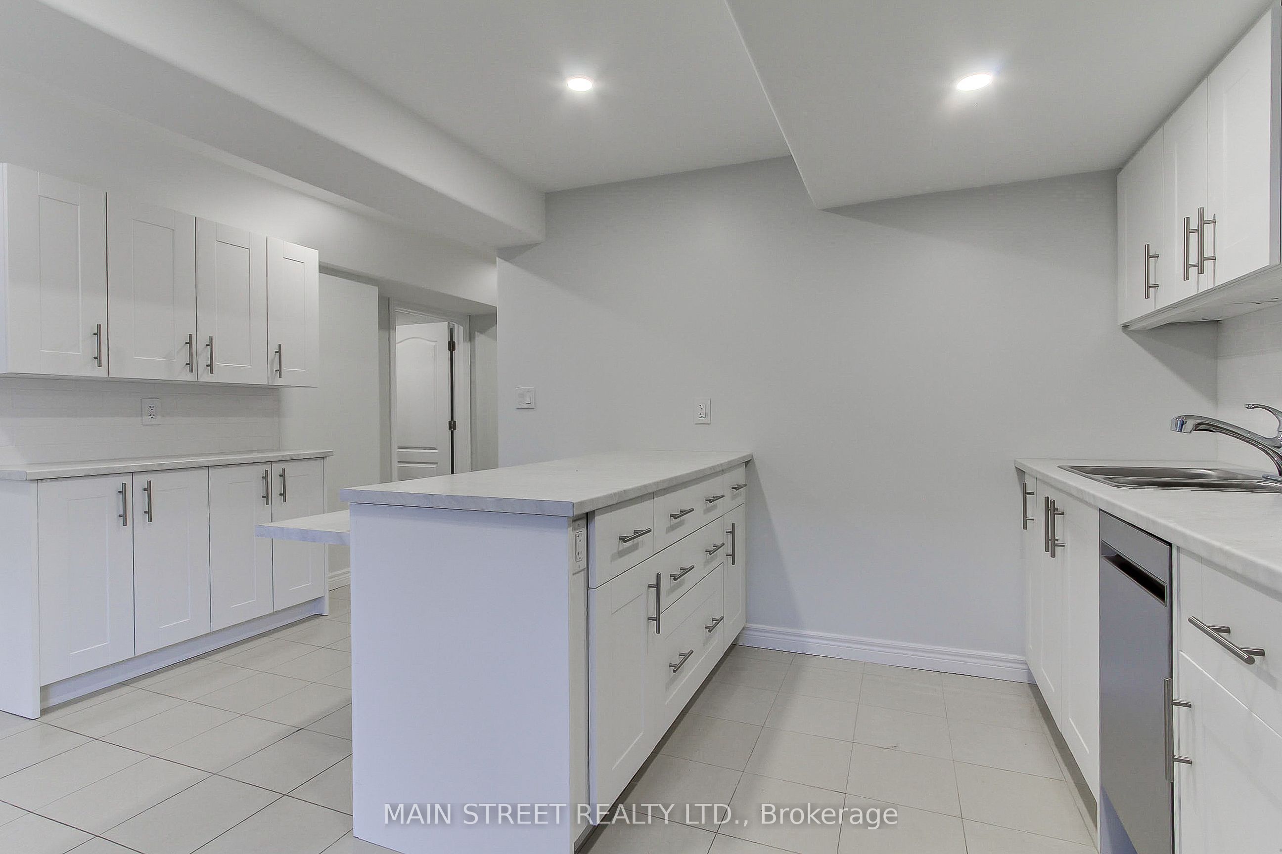 83 Laurendale Avenue Property Photo 9