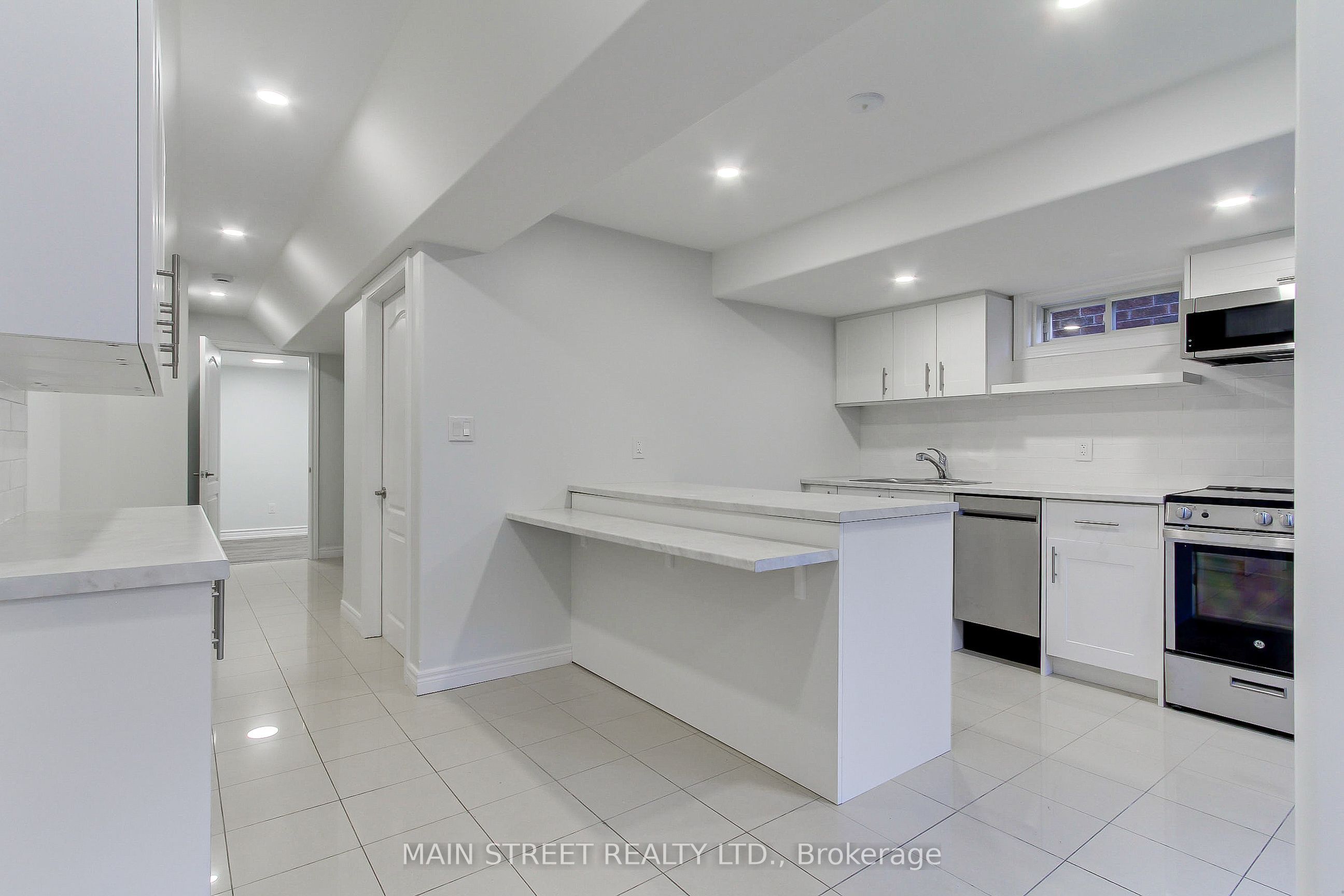83 Laurendale Avenue Property Photo 10