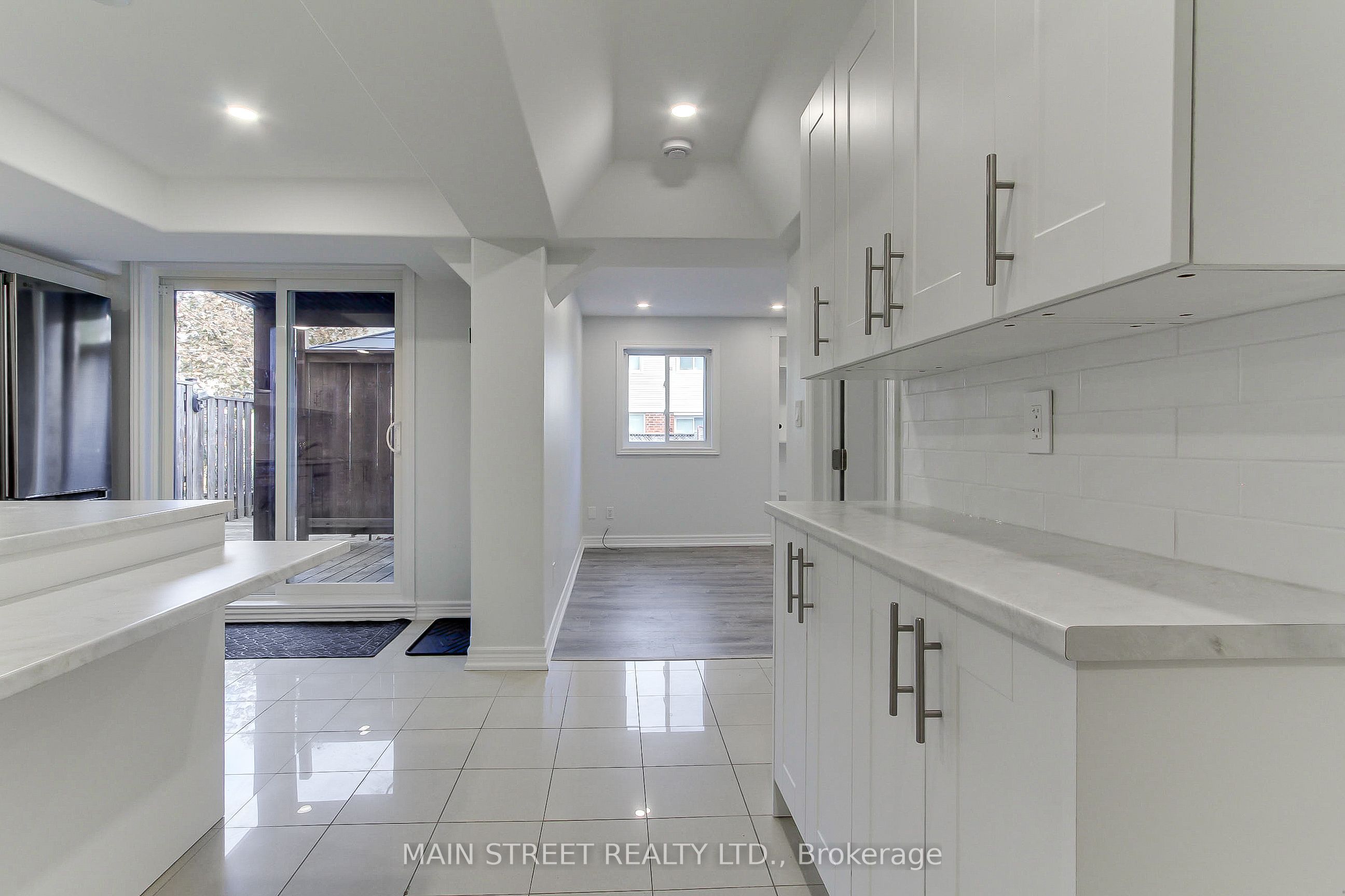 83 Laurendale Avenue Property Photo 11