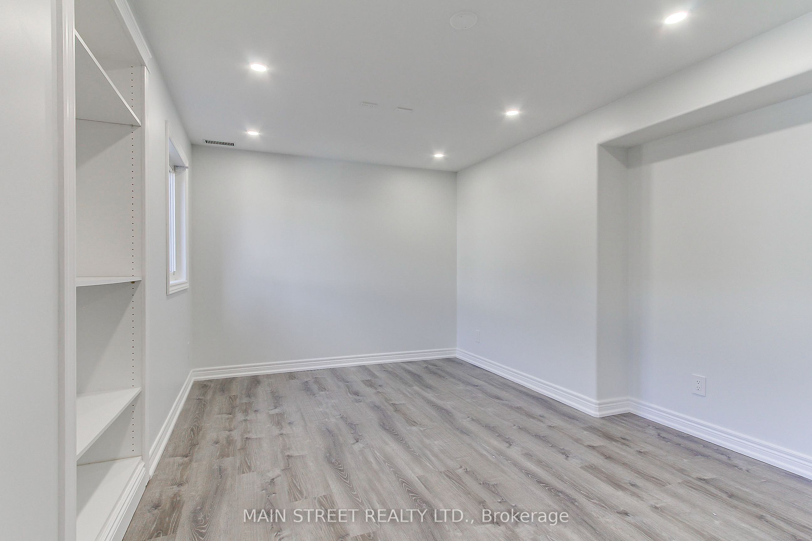 83 Laurendale Avenue Property Photo 13