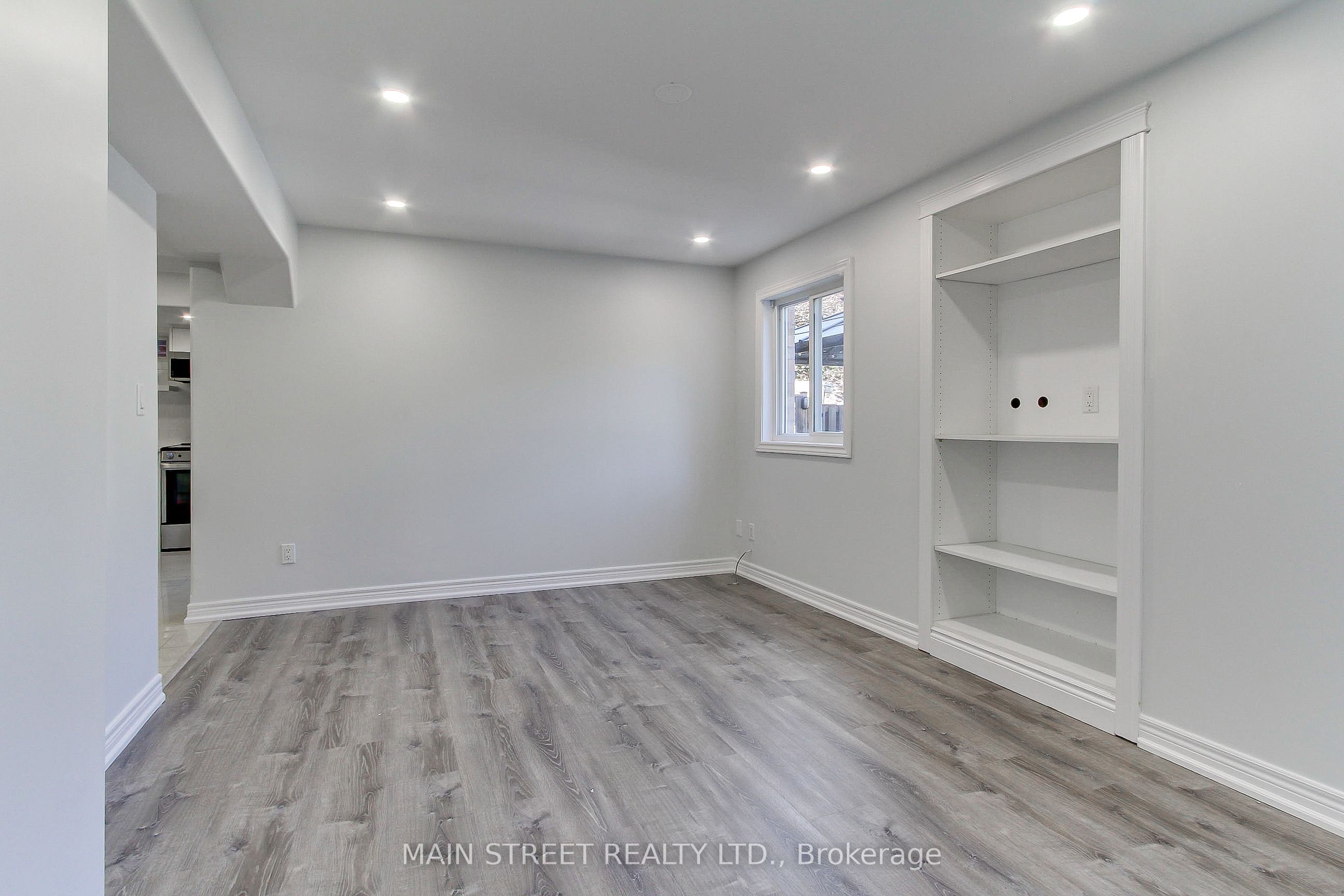 83 Laurendale Avenue Property Photo 15