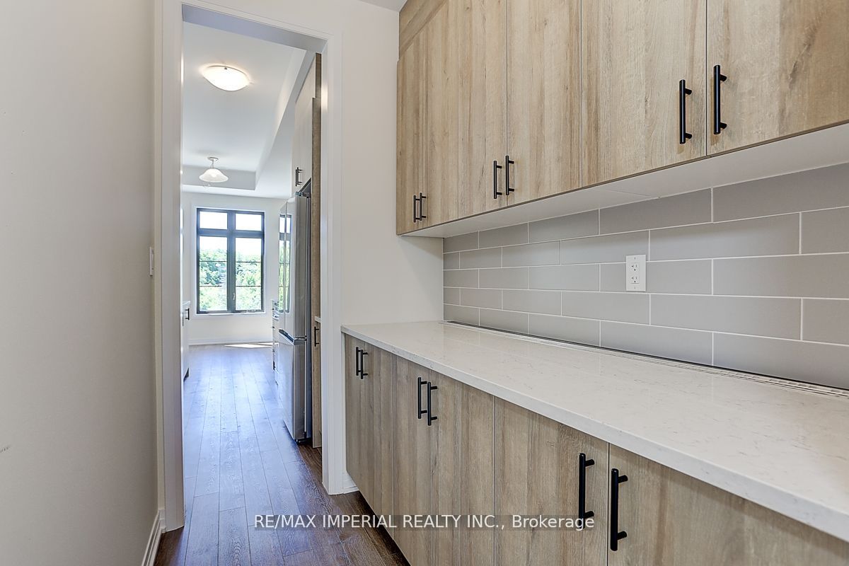113 De La Roche Drive Property Photo 3