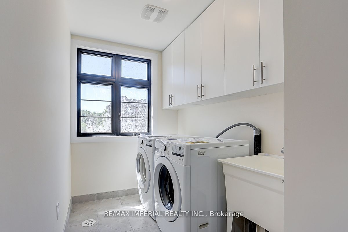 113 De La Roche Drive Property Photo 13