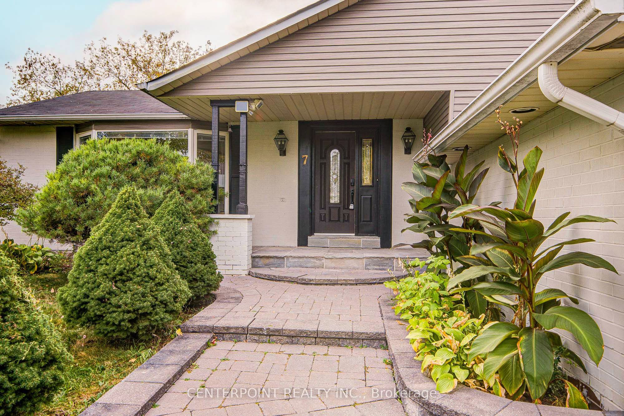 7 Avondale Crescent Property Photo 2