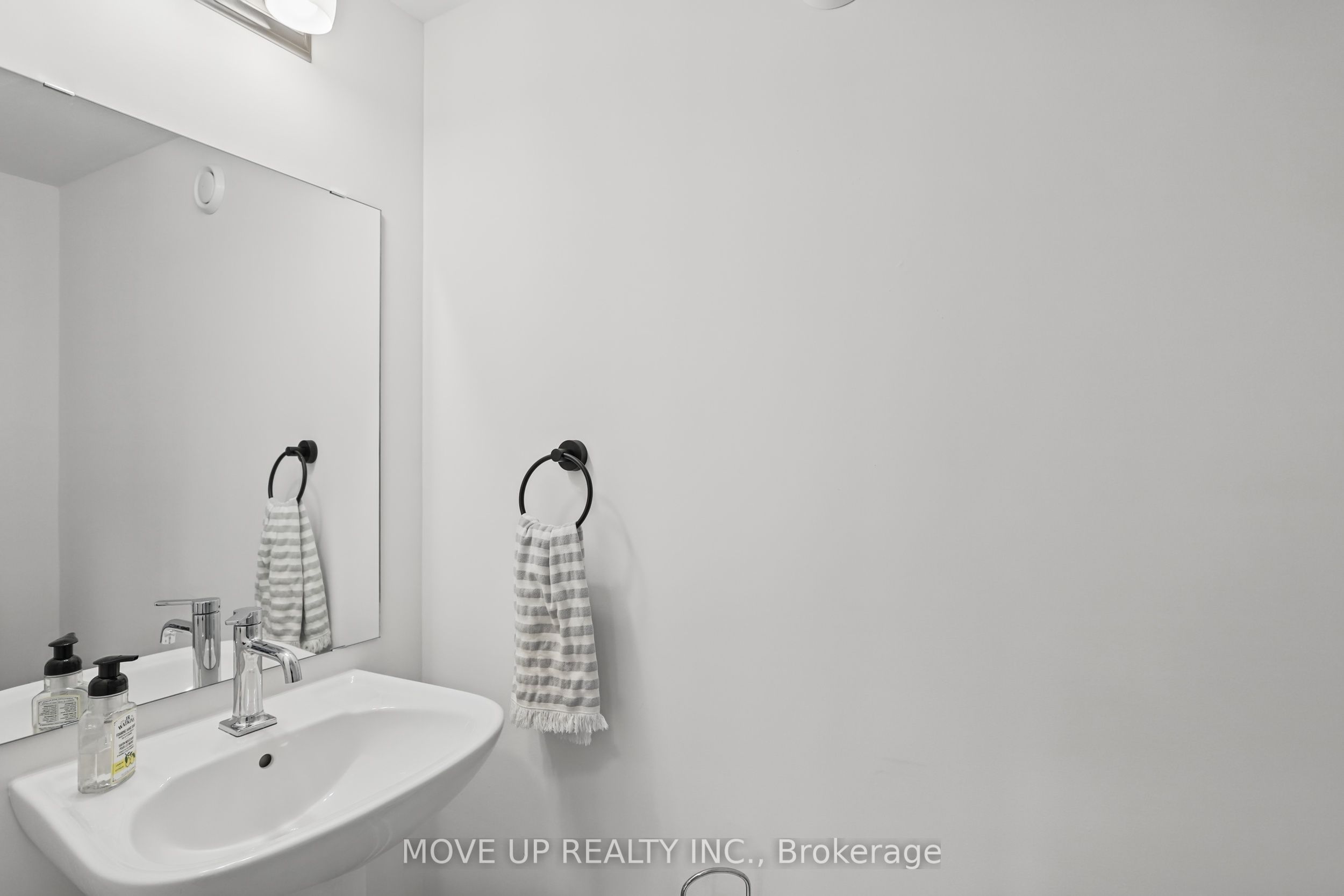 9 Andrew Knowles Lane S Property Photo 4