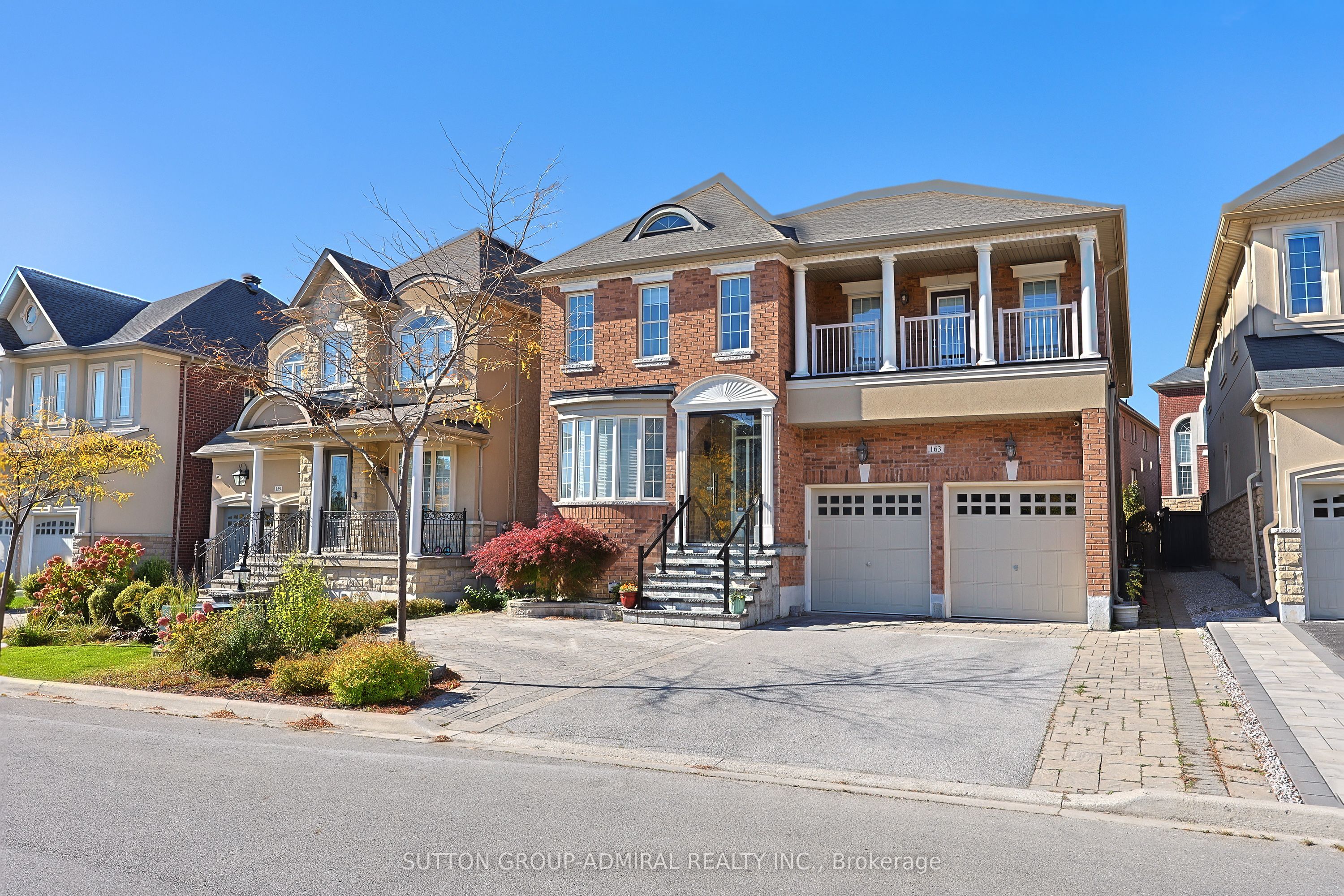 163 Heintzman Crescent Property Photo 1