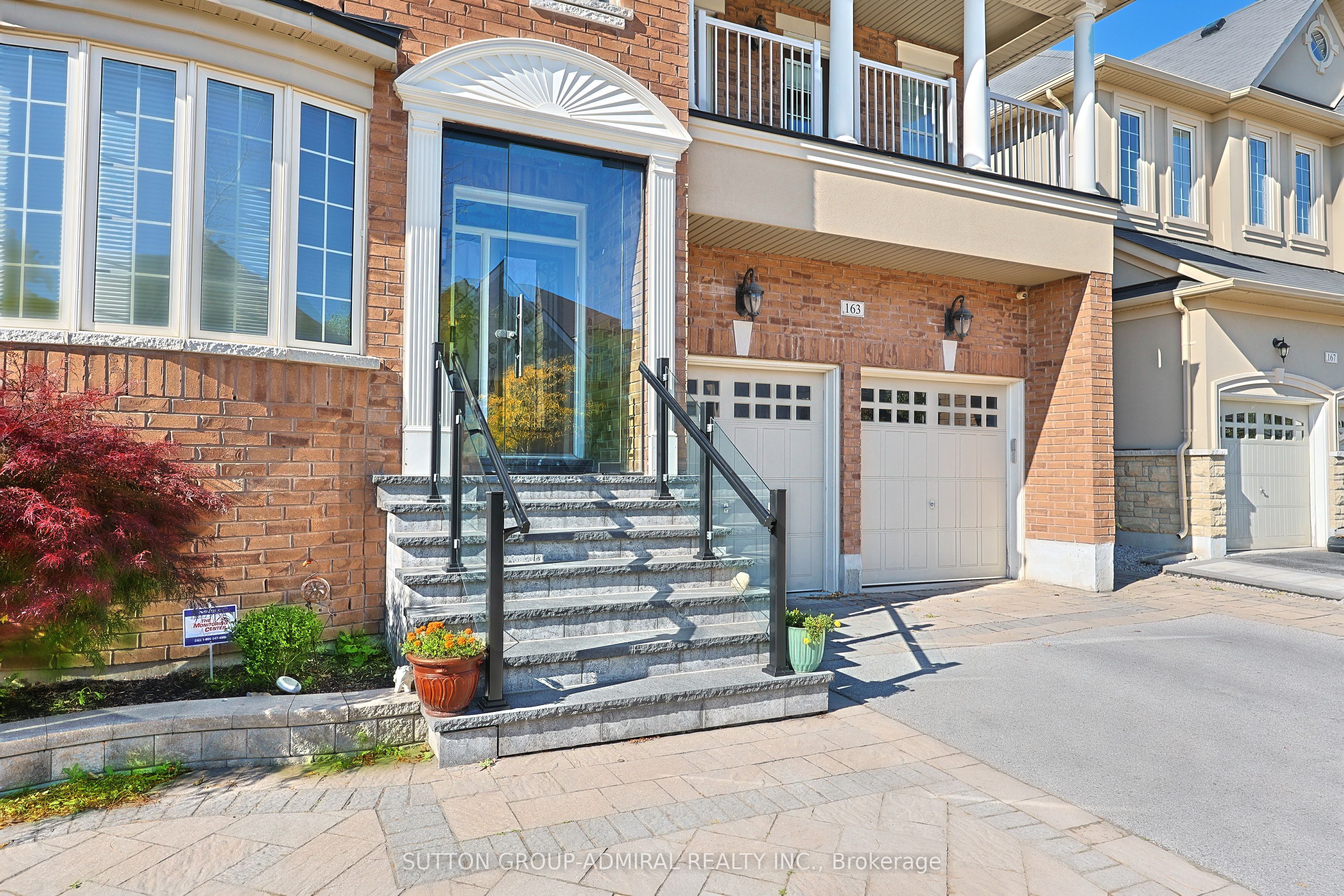 163 Heintzman Crescent Property Photo 2