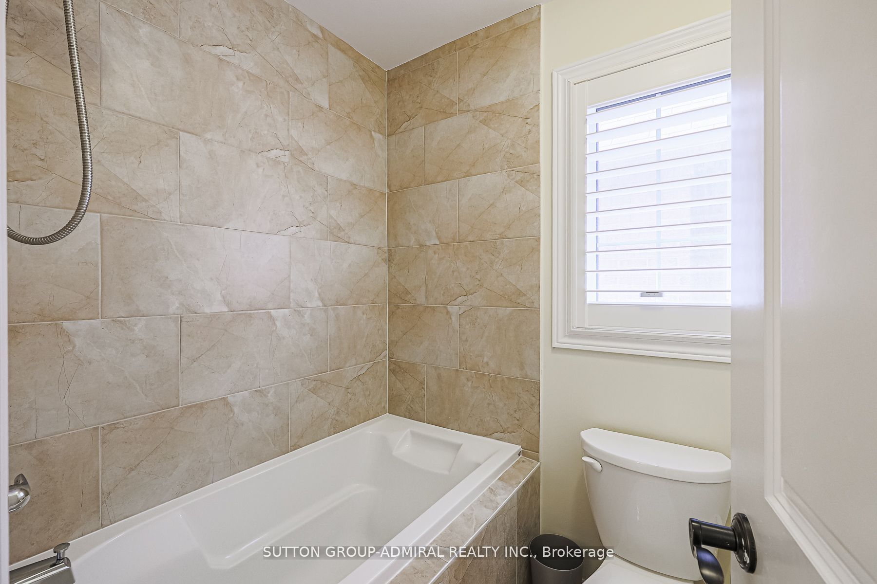 163 Heintzman Crescent Property Photo 29