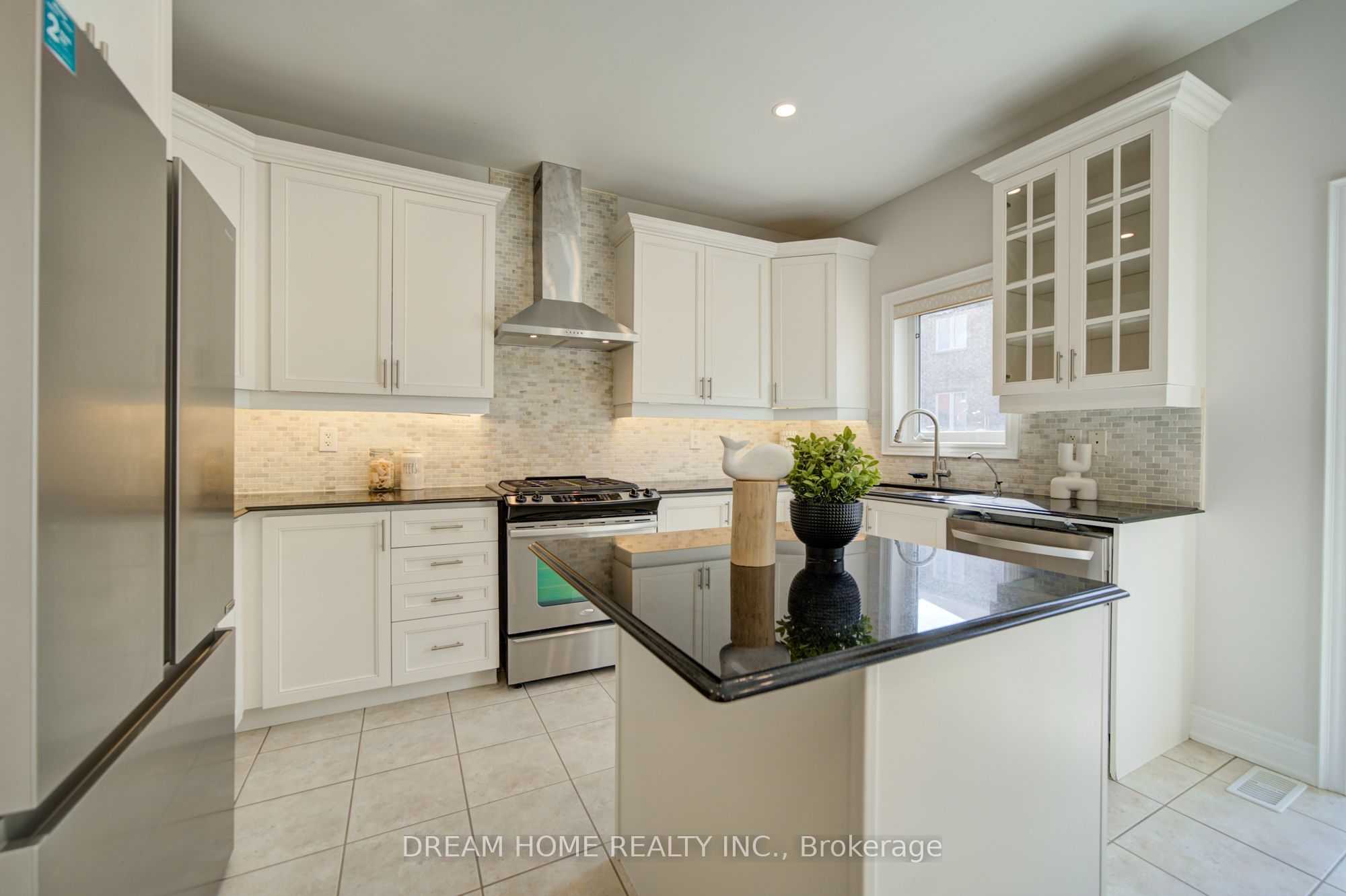 36 Everett Street Property Photo 16